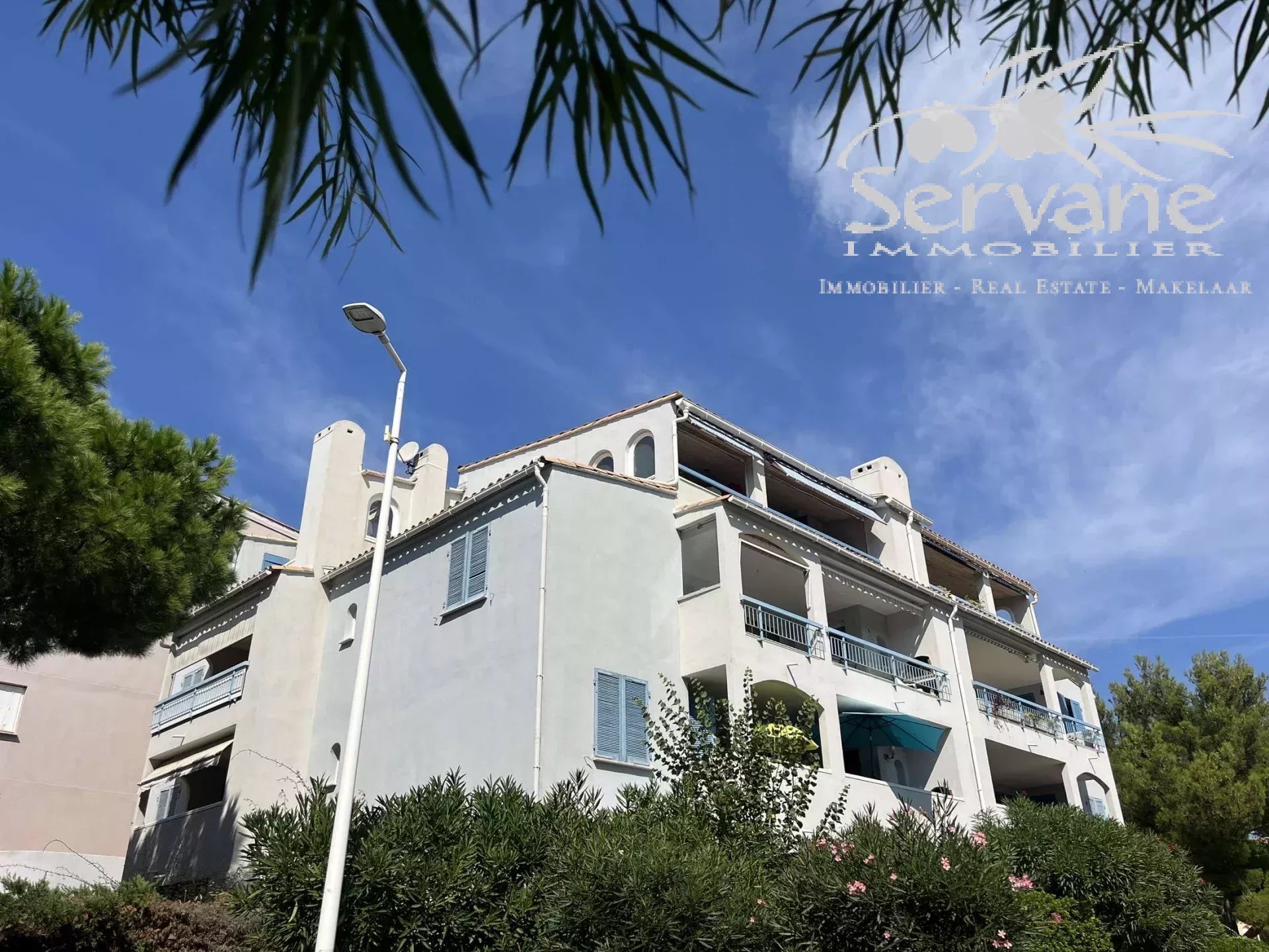 CAVALAIRE 2 BEDROOMS APPARTMENT