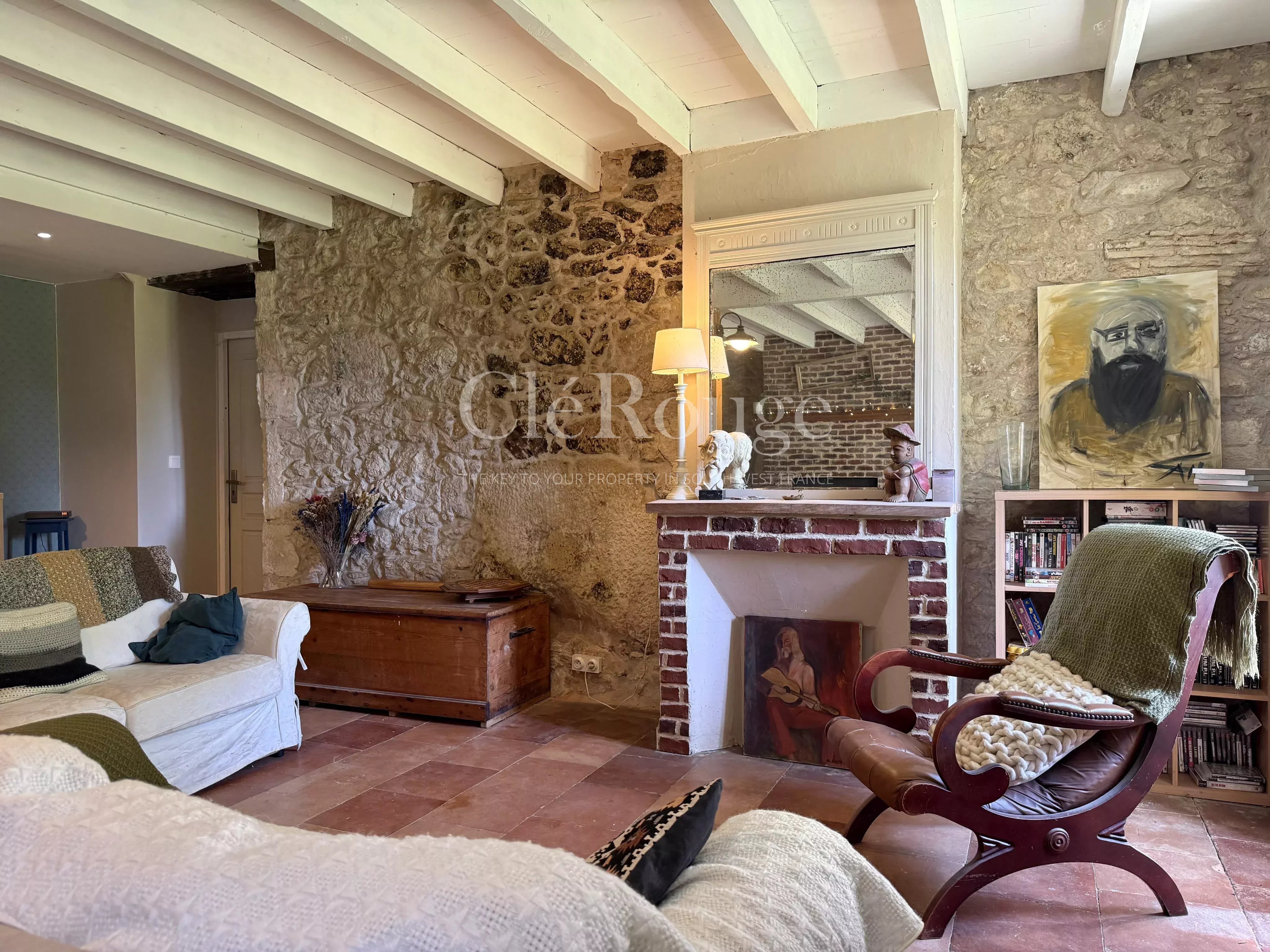 15 minutes from Monségur – Stunning 5-bedroom stone property