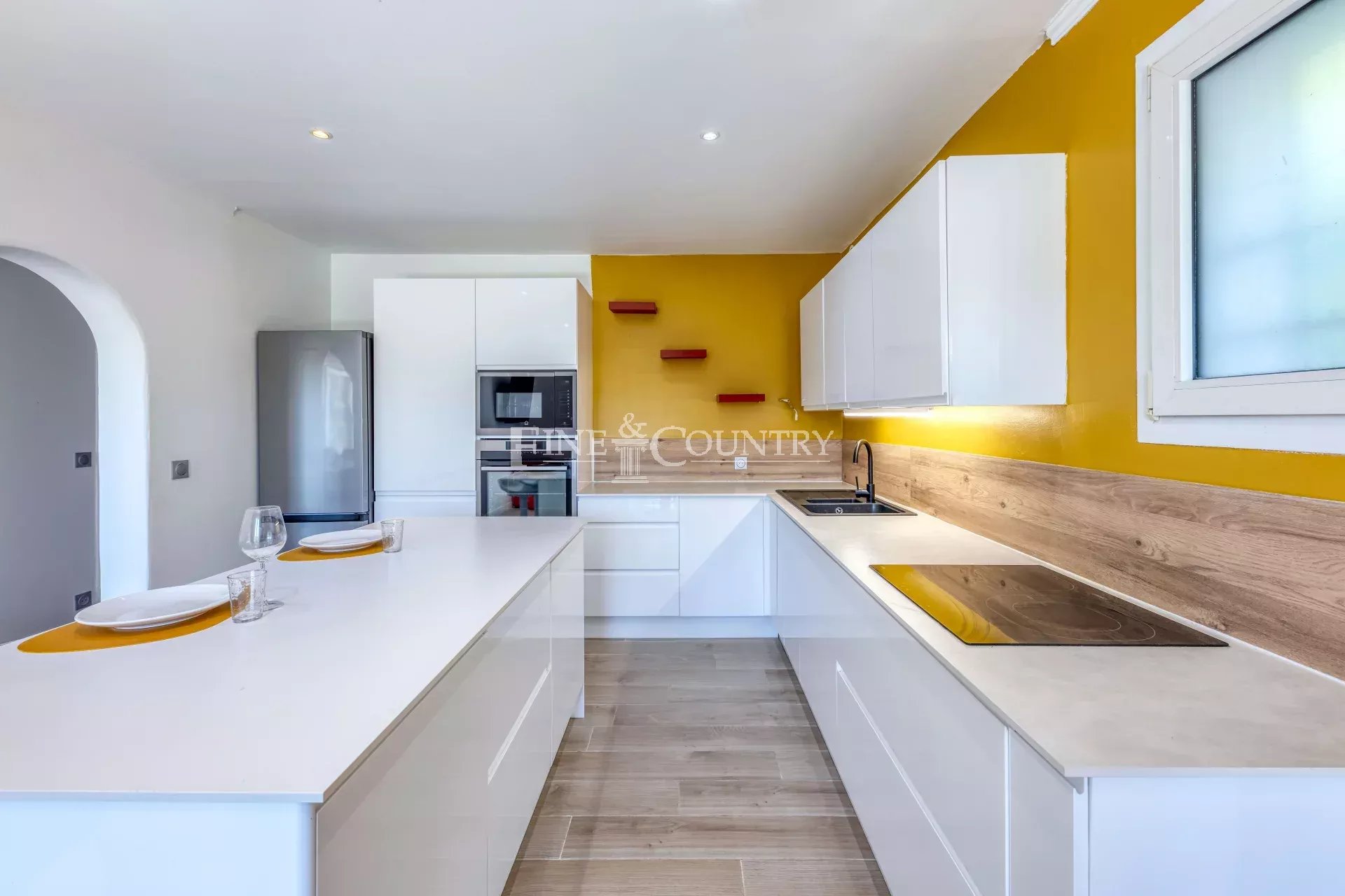 Photo of For sale  Villa in Valbonne - Panoramic view