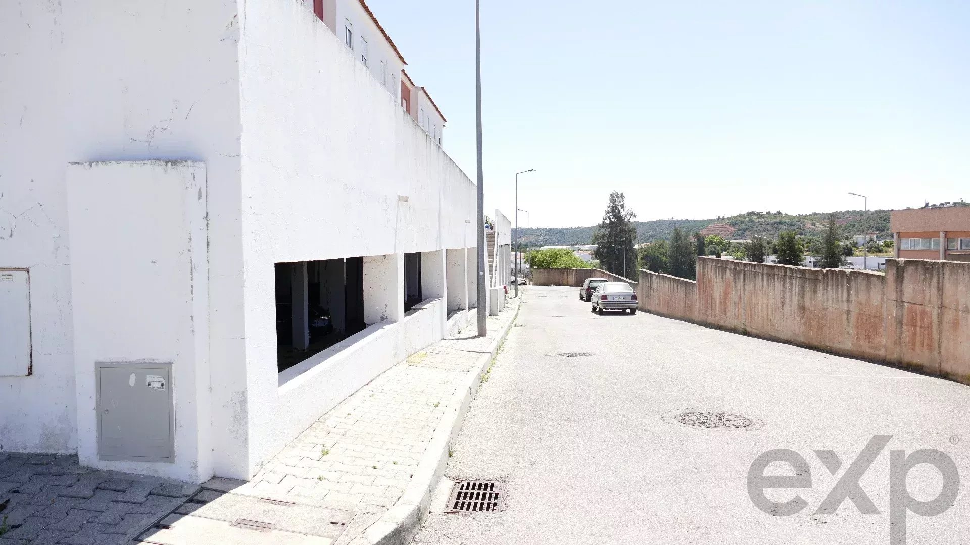 Combined Property: Warehouse/Commercial Space with exclusive access to a 25 space garage 8300-016 image 15