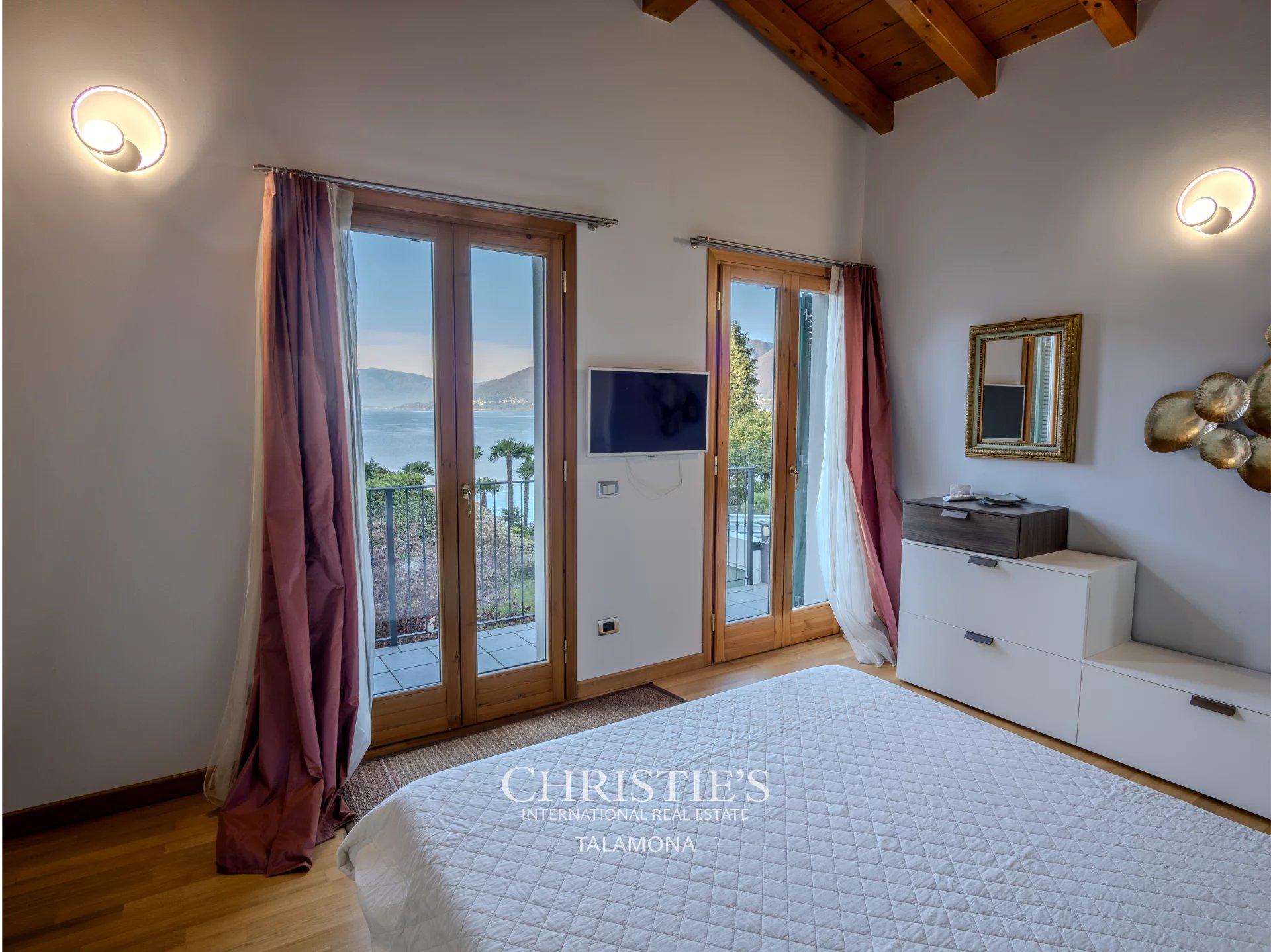 4 Bedroom Villa/Townhouse's Image 22