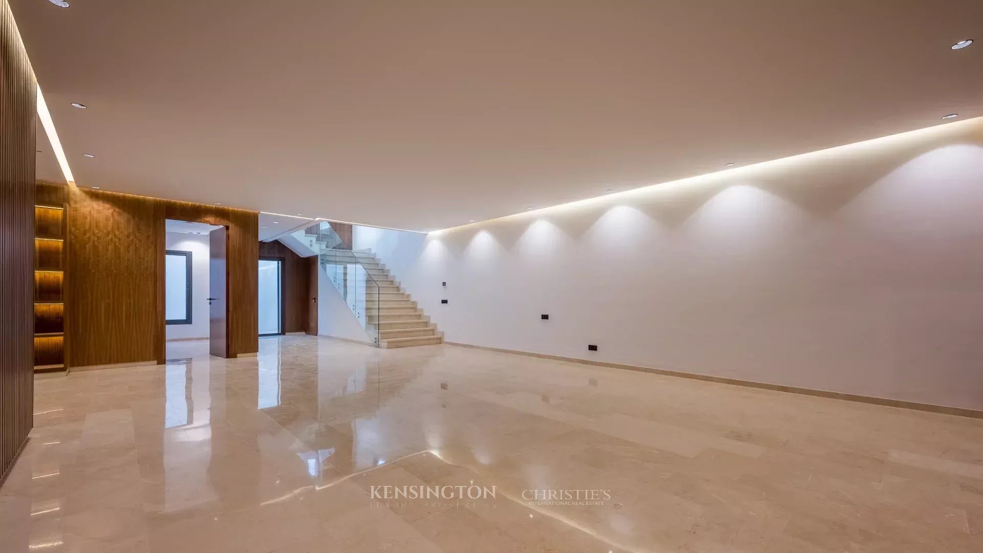 5 Bedroom Villa/Townhouse's Image 30