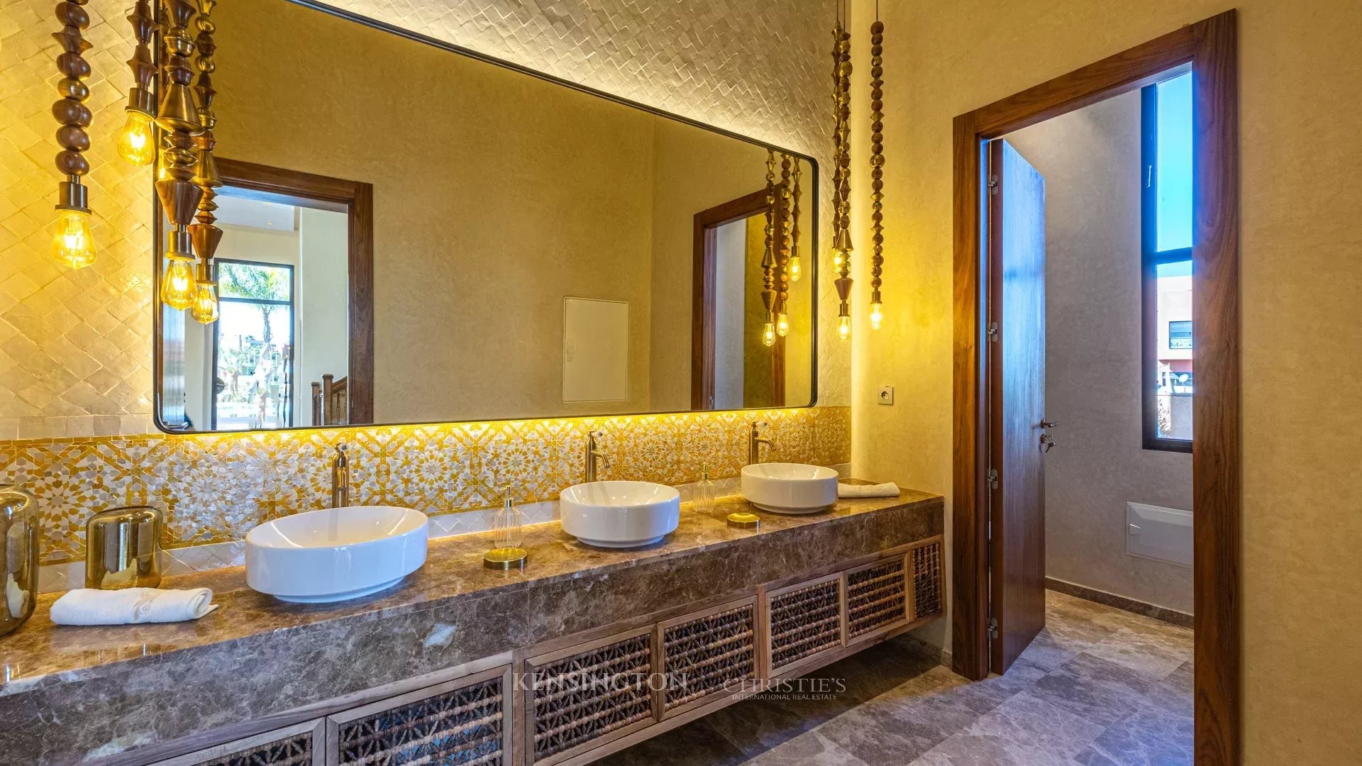 4 Bedroom Villa/Townhouse's Image 10