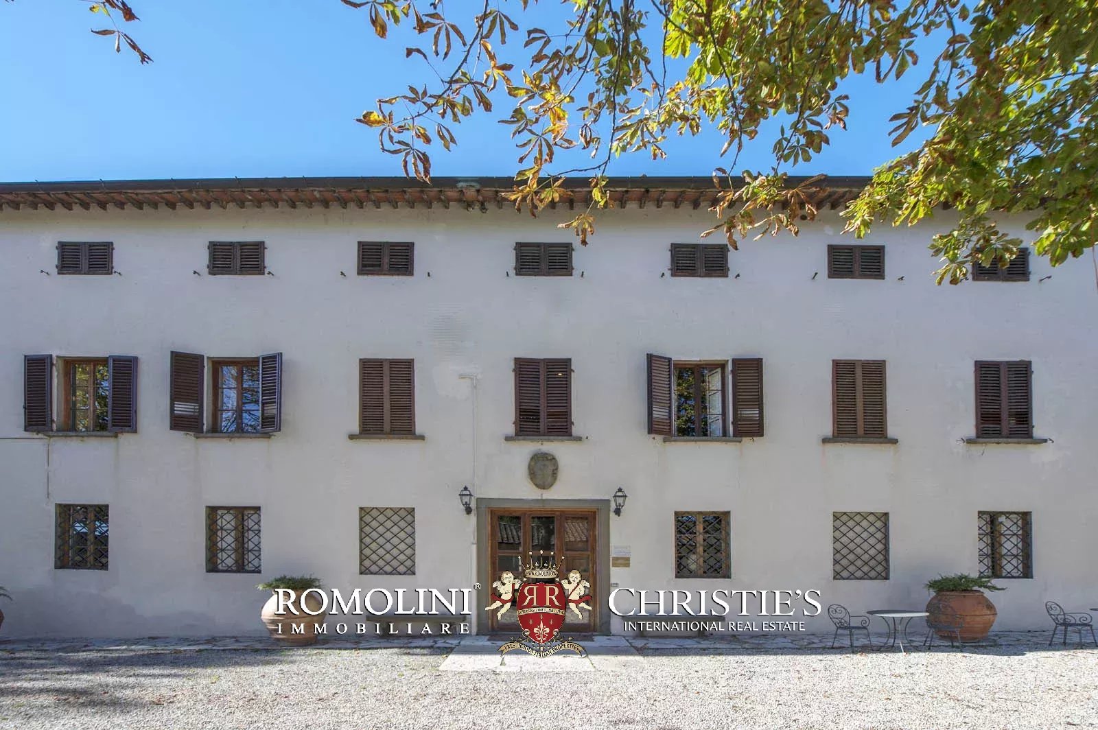 LUXURY HISTORICAL VILLA FOR SALE IN RADDA IN CHIANTI, TUSCANY