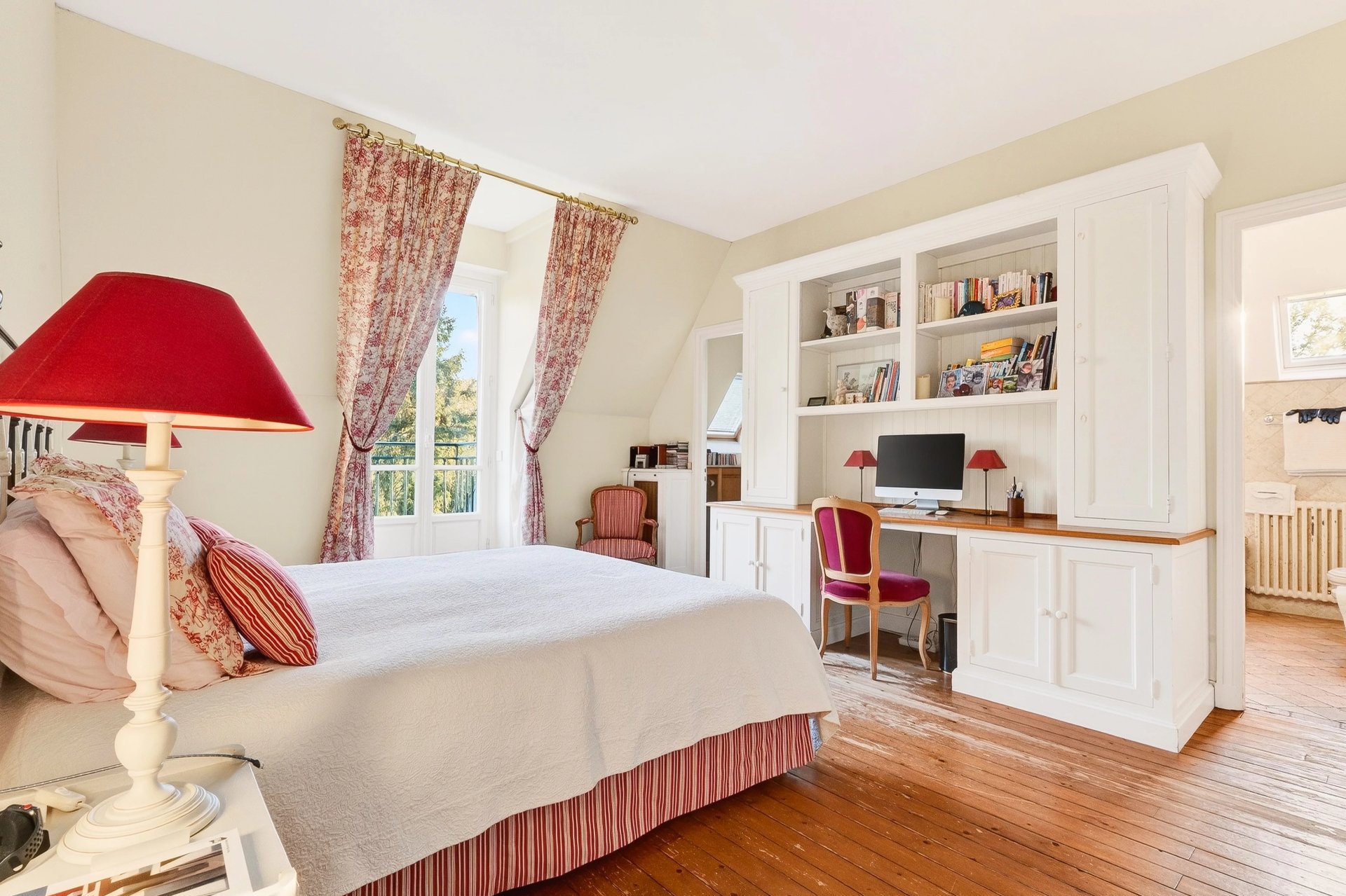 6 Bedroom Villa/Townhouse's Image 8