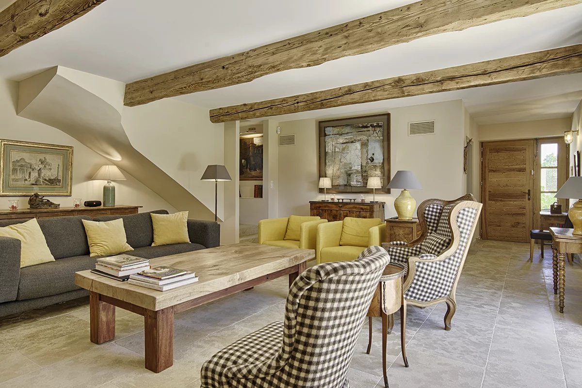 France | Eygalières | 3 Bedrooms | 3 Bathrooms | 170 sqm | €2,395,000