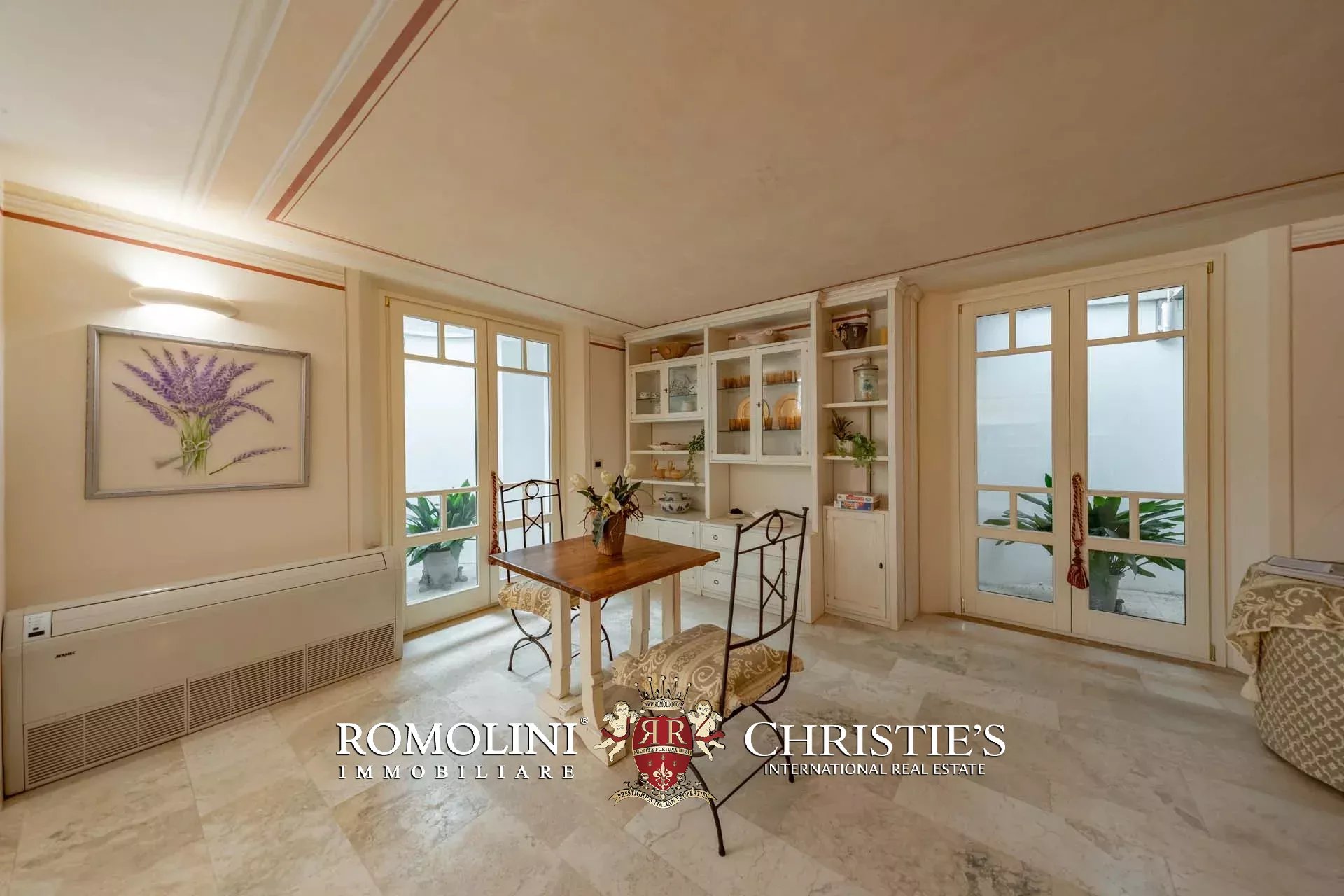10 Bedroom Villa/Townhouse's Image 80