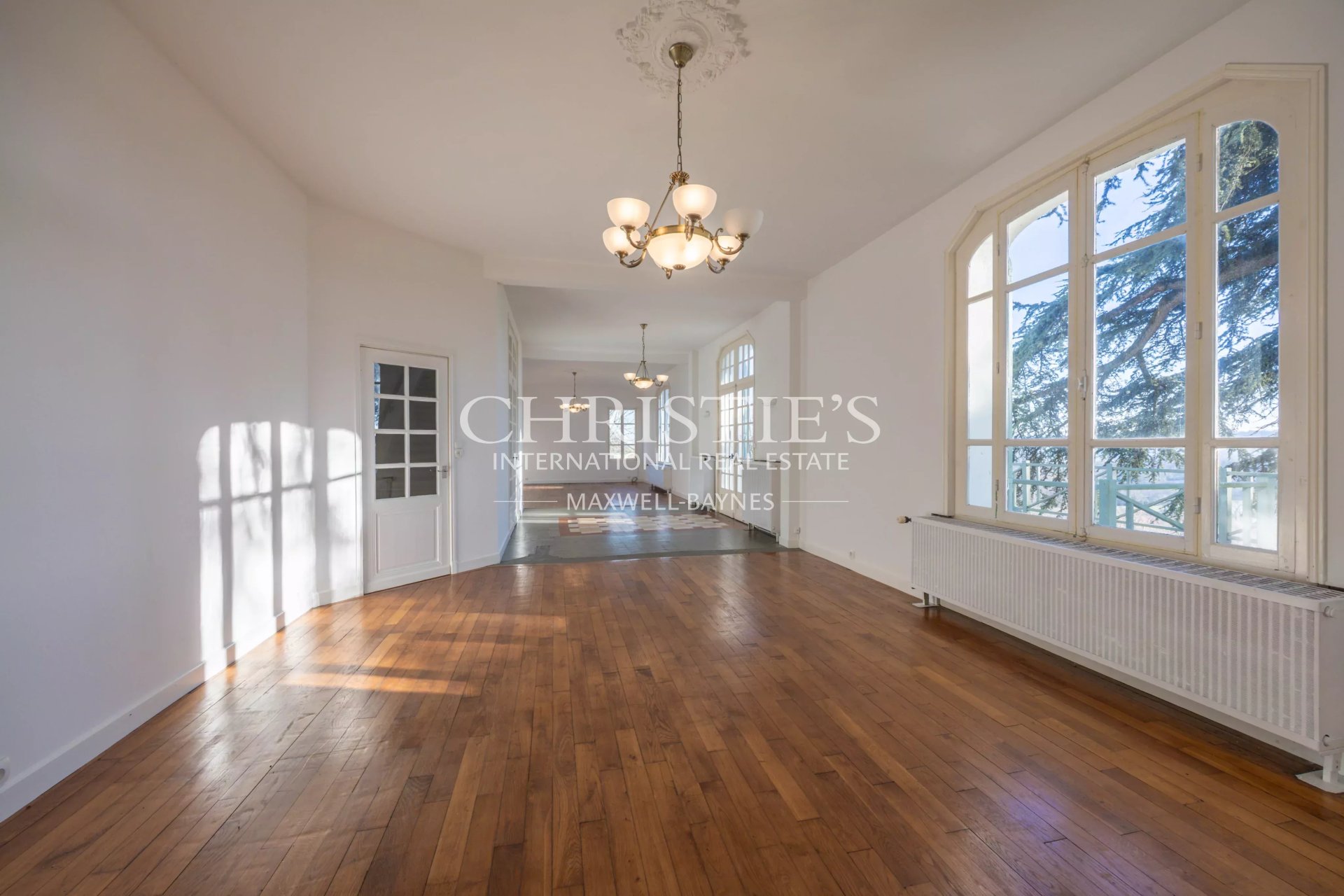 7 Bedroom Villa/Townhouse's Image 11