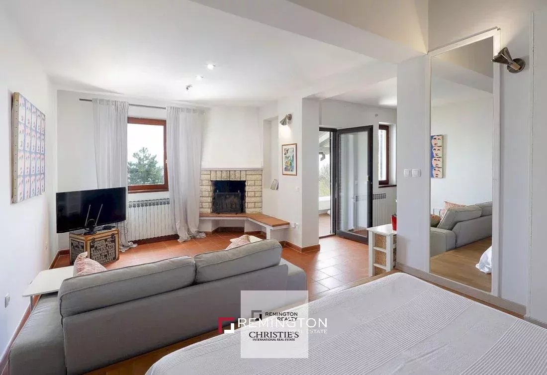 4 Bedroom Villa/Townhouse's Image 20