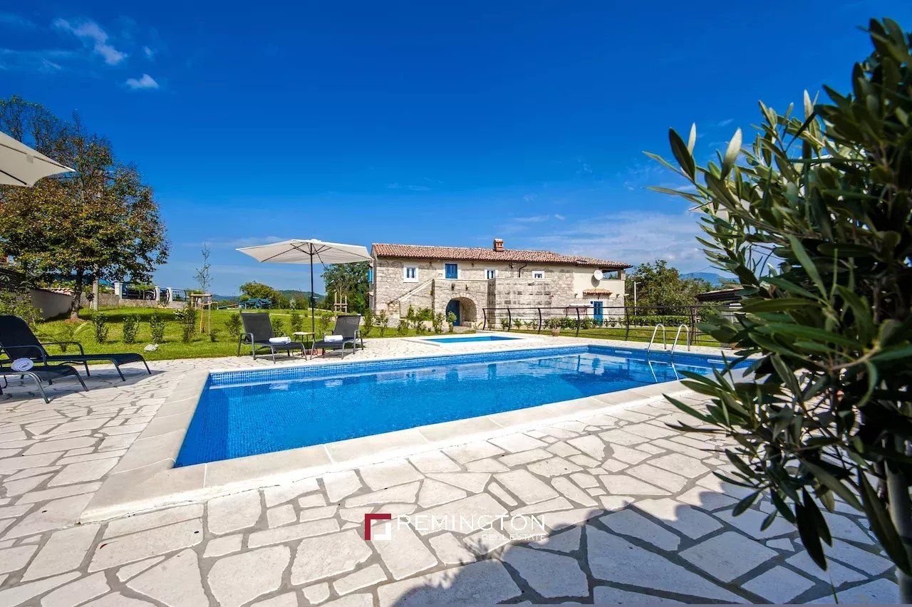 4 Bedroom Villa/Townhouse's Image 4