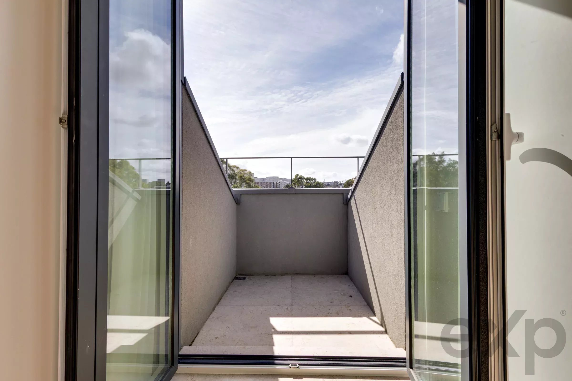 Duplex Apartment 86806328 image 31