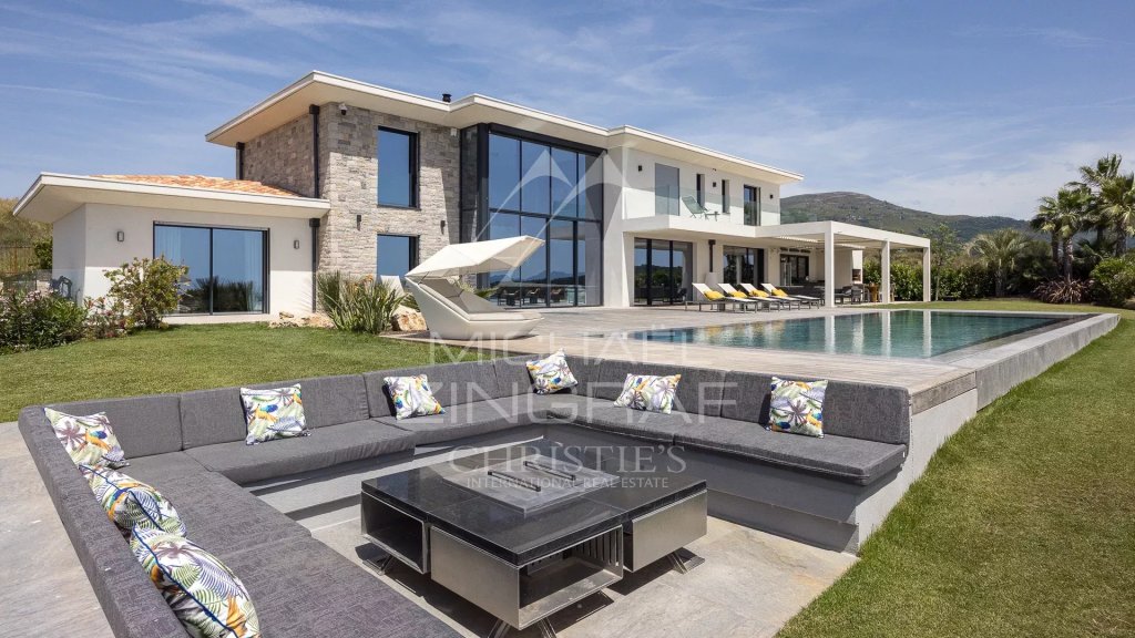 Villa for sale in Roquefort-les-pins — Contemporary Luxury Villa in Roquefort-les-Pins with Sea Views