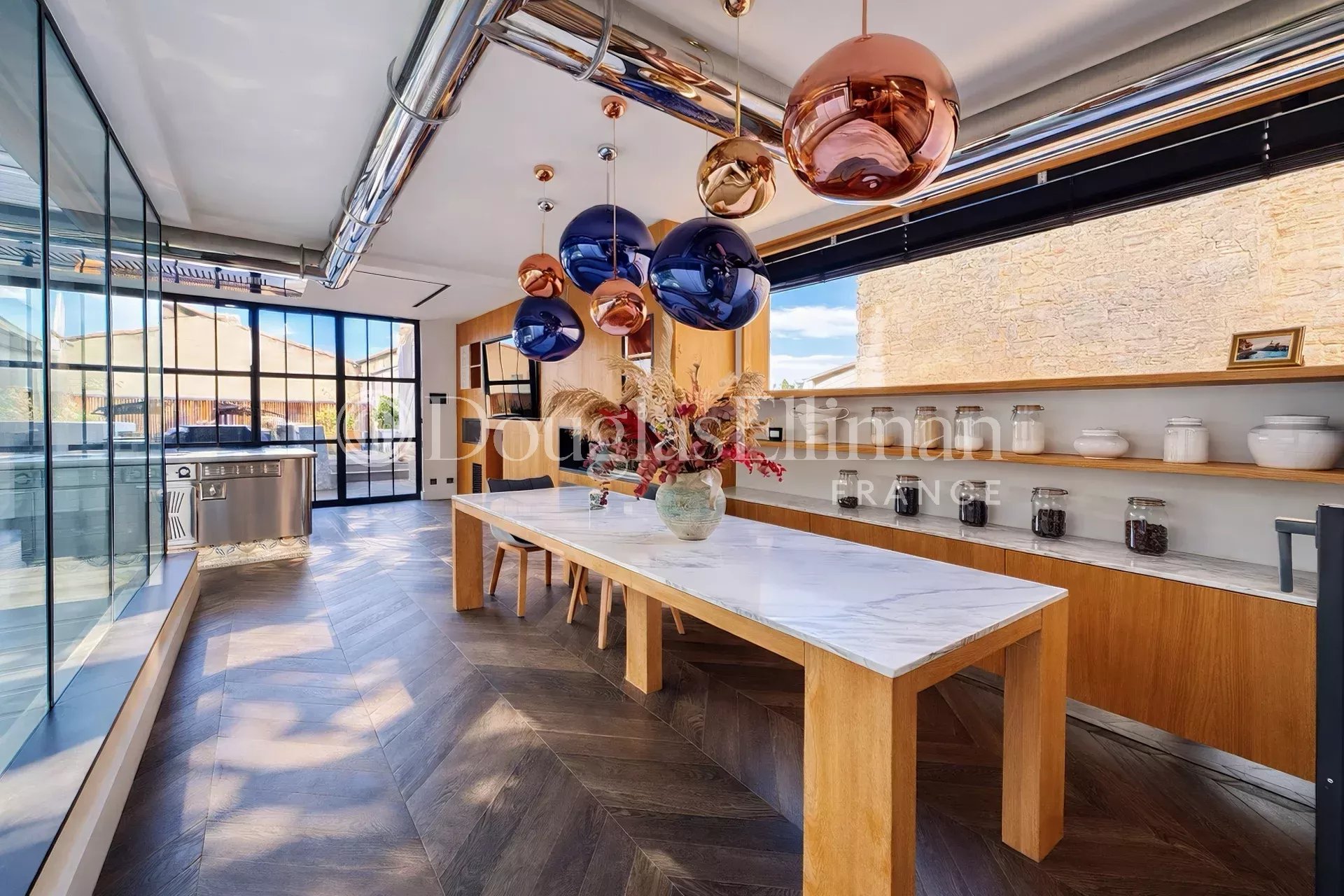 BORDEAUX CHARTRONS – Luxe Suspendu – Terrasses et Garage - Image nᵒ2