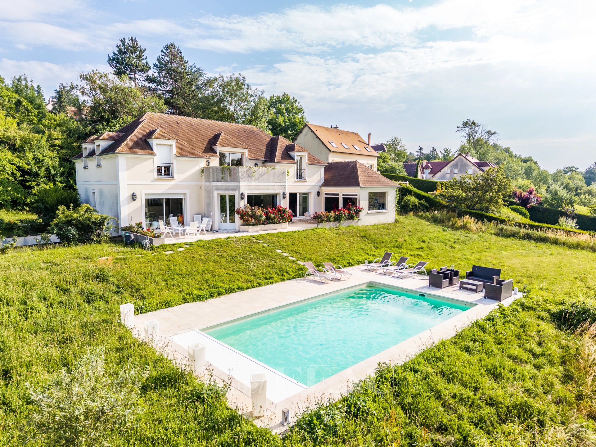 5 Bedroom Villa/Townhouse's Image 17
