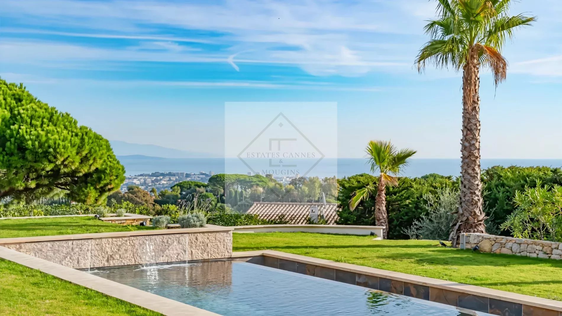 SUPER CANNES — EXCEPTIONAL BRAND-NEW CONTEMPORARY VILLA WITH PANORAMIC SEA VIEWS — photo 28