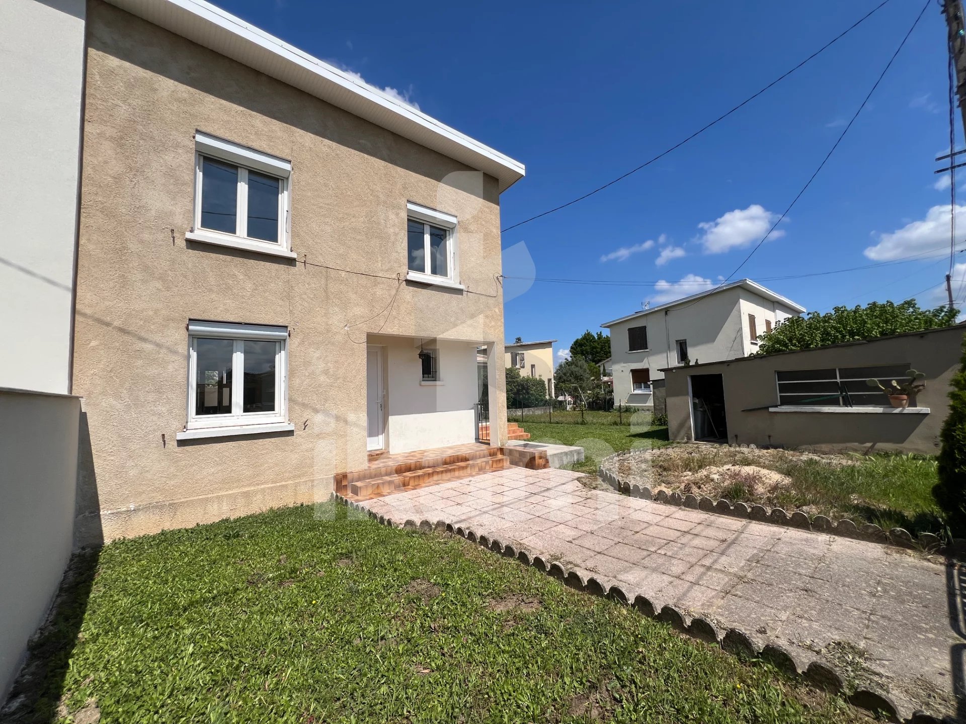 Maison à acheter pour petite famille à Romans-Sur-Isère