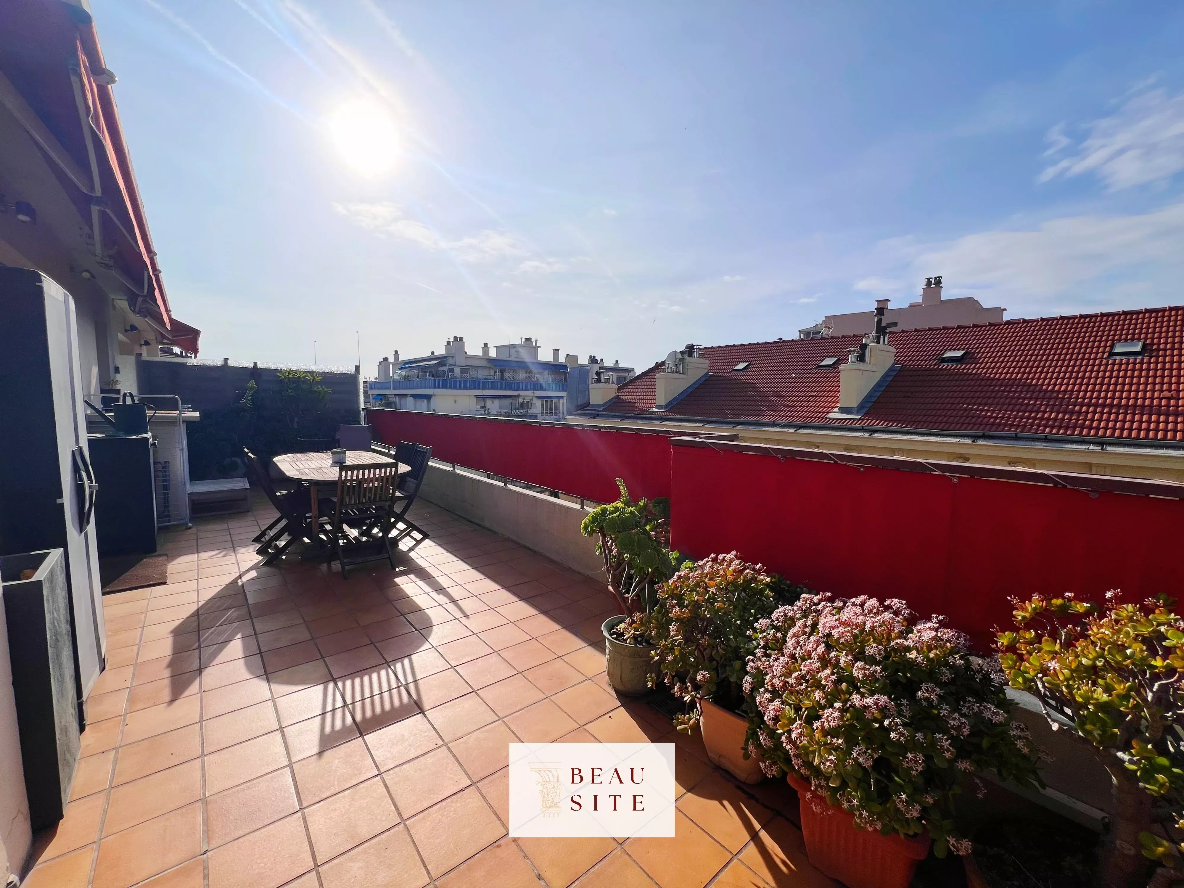 Nice - Vernier : Beautiful studio on top floor with large terrace