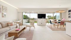 BEAUTIFUL APARTMENT WITH LARGE TERRACE AND SEA VIEW — photo 5 of 7