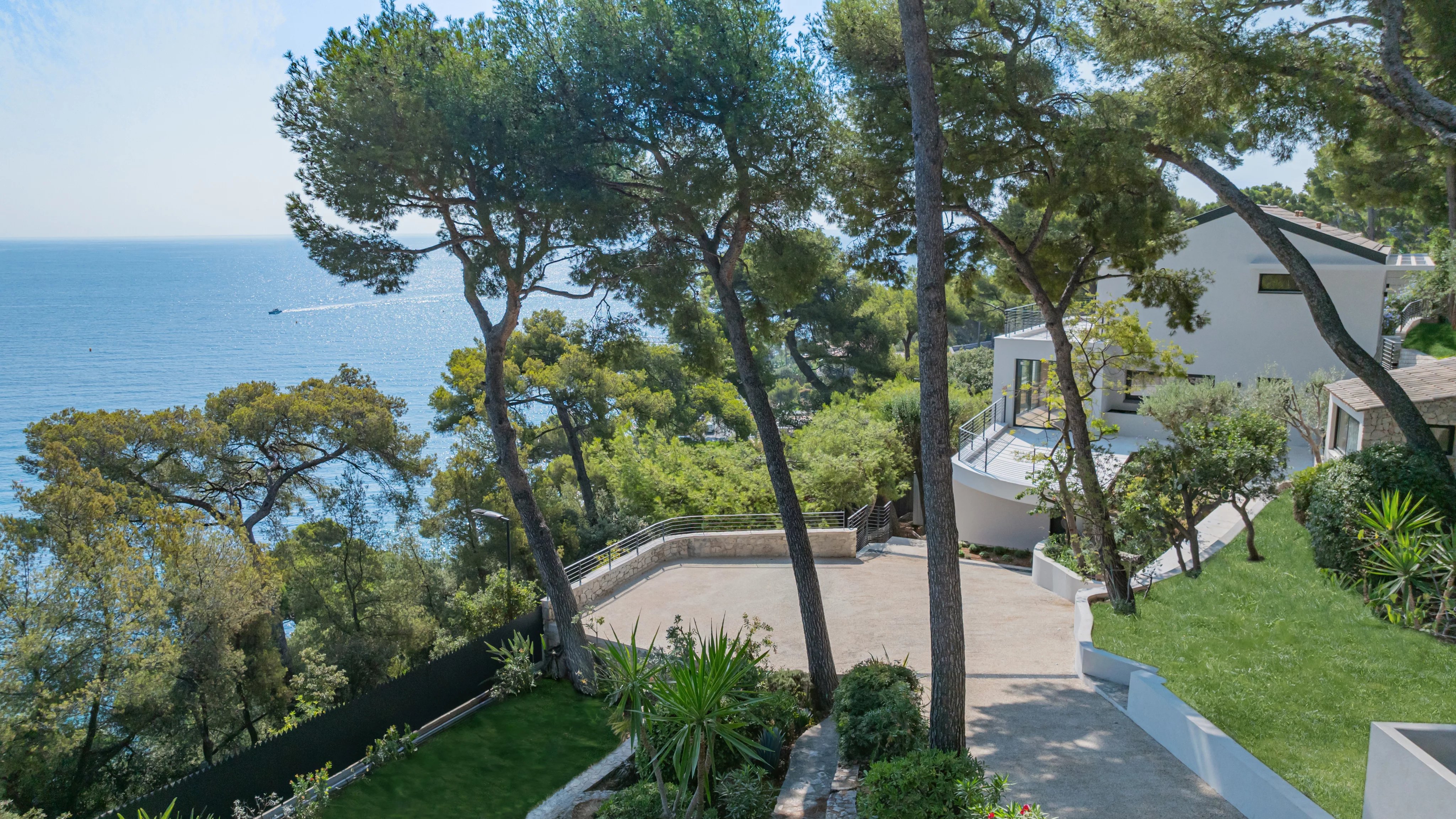 ROQUEBRUNE CAP MARTIN - LE CAP - VILLA VUE MER PANORAMIQUE  - 6 CHAMBRES - PISCINE - APPARTEMENT INDEPENDANT
