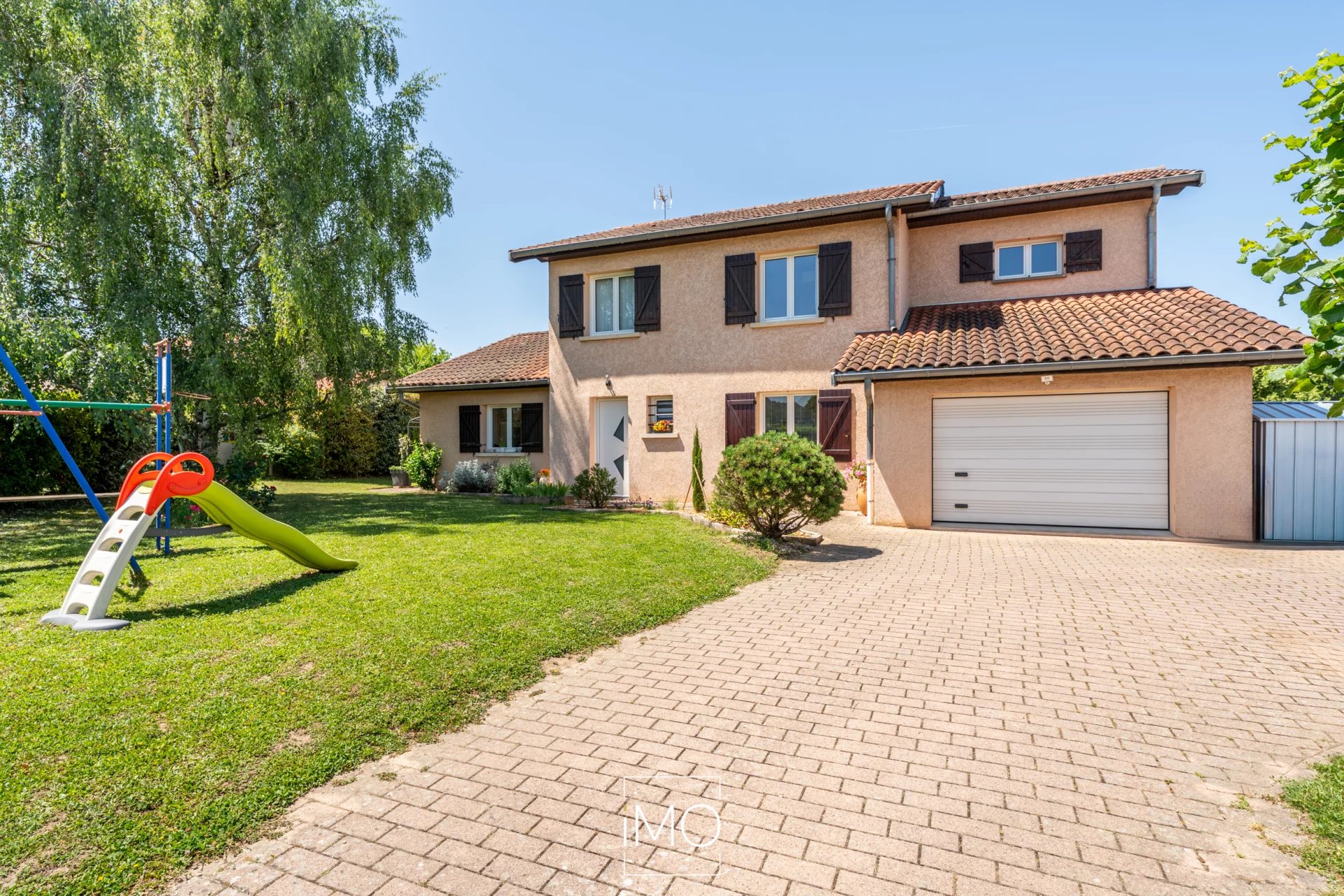 Maison de 174 m² avec garage et piscine - Chasselay 69380