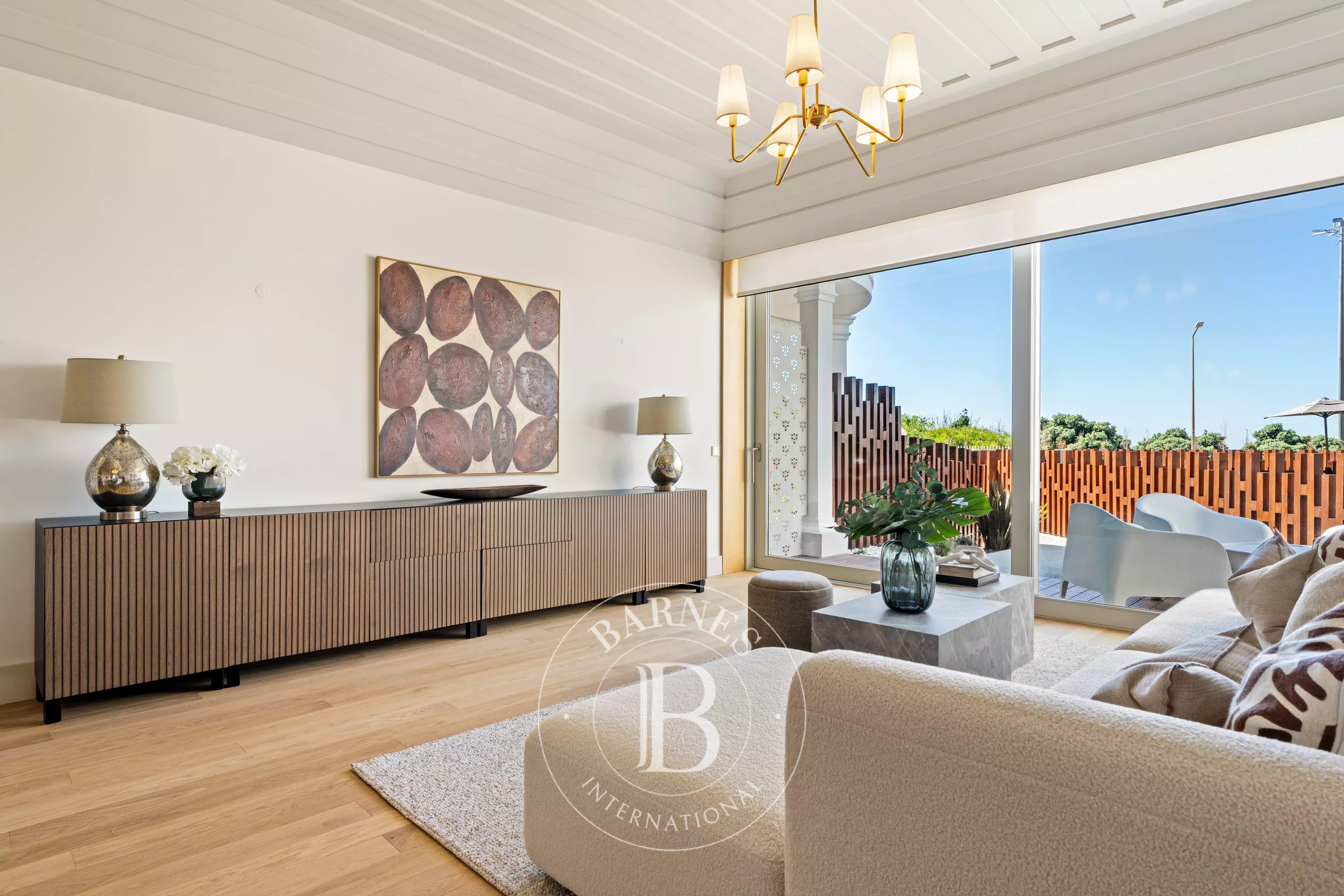 Jardin et vue sur la mer