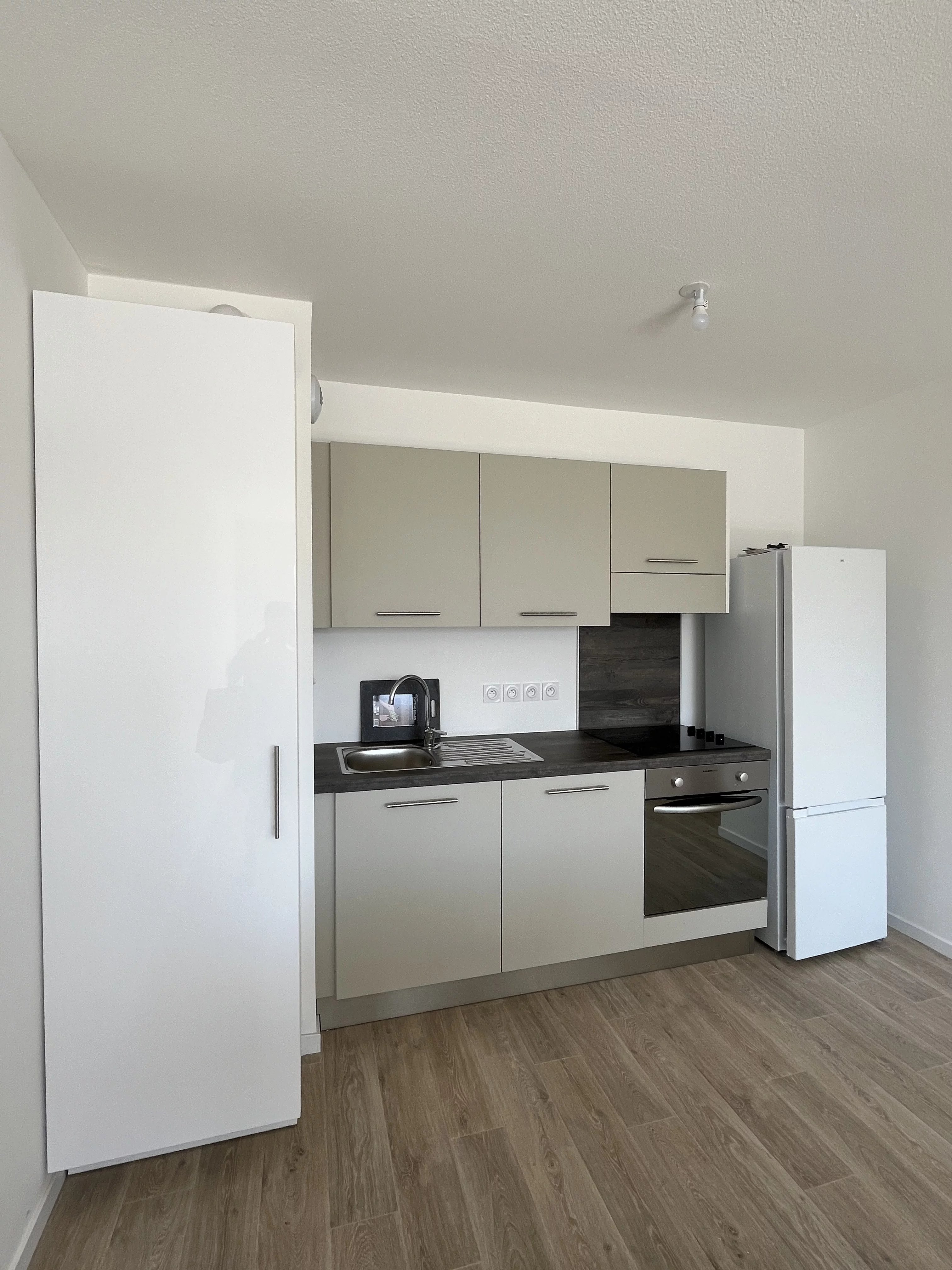 CERONS - T2 MEUBLE - PARKING - BALCON - Photo 4