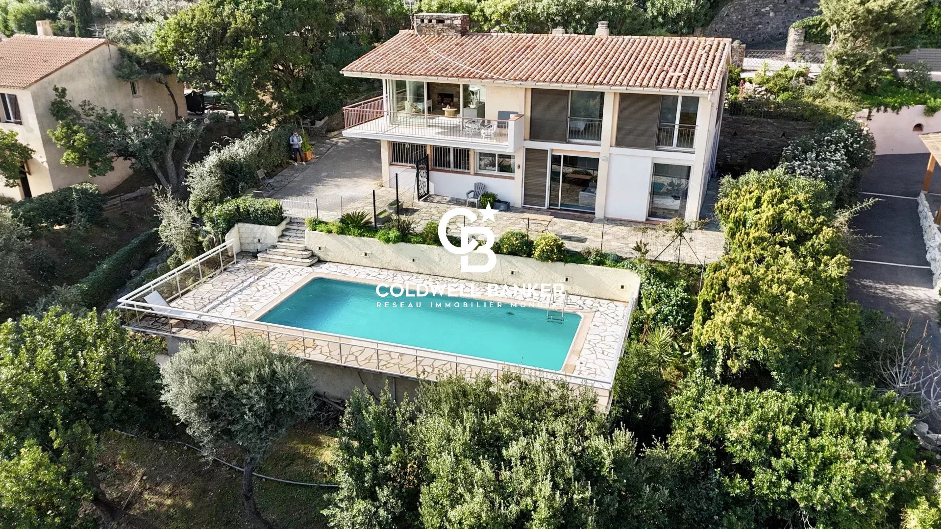 Maison avec appartement indépendant, piscine & vue mer