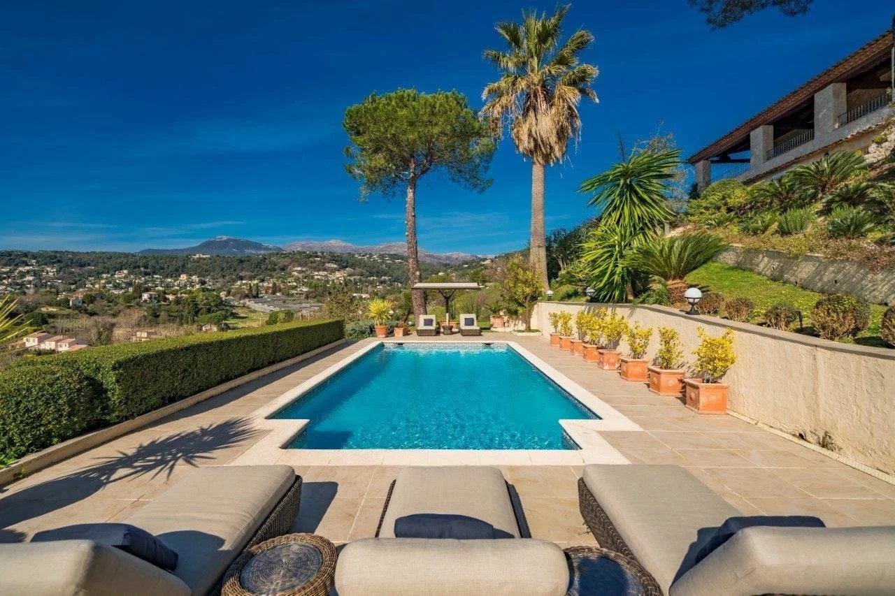 Image of Villa - 6 Bedrooms for Sale in Alpes-Maritimes-Saint-Paul-de-Vence-France, Image 2