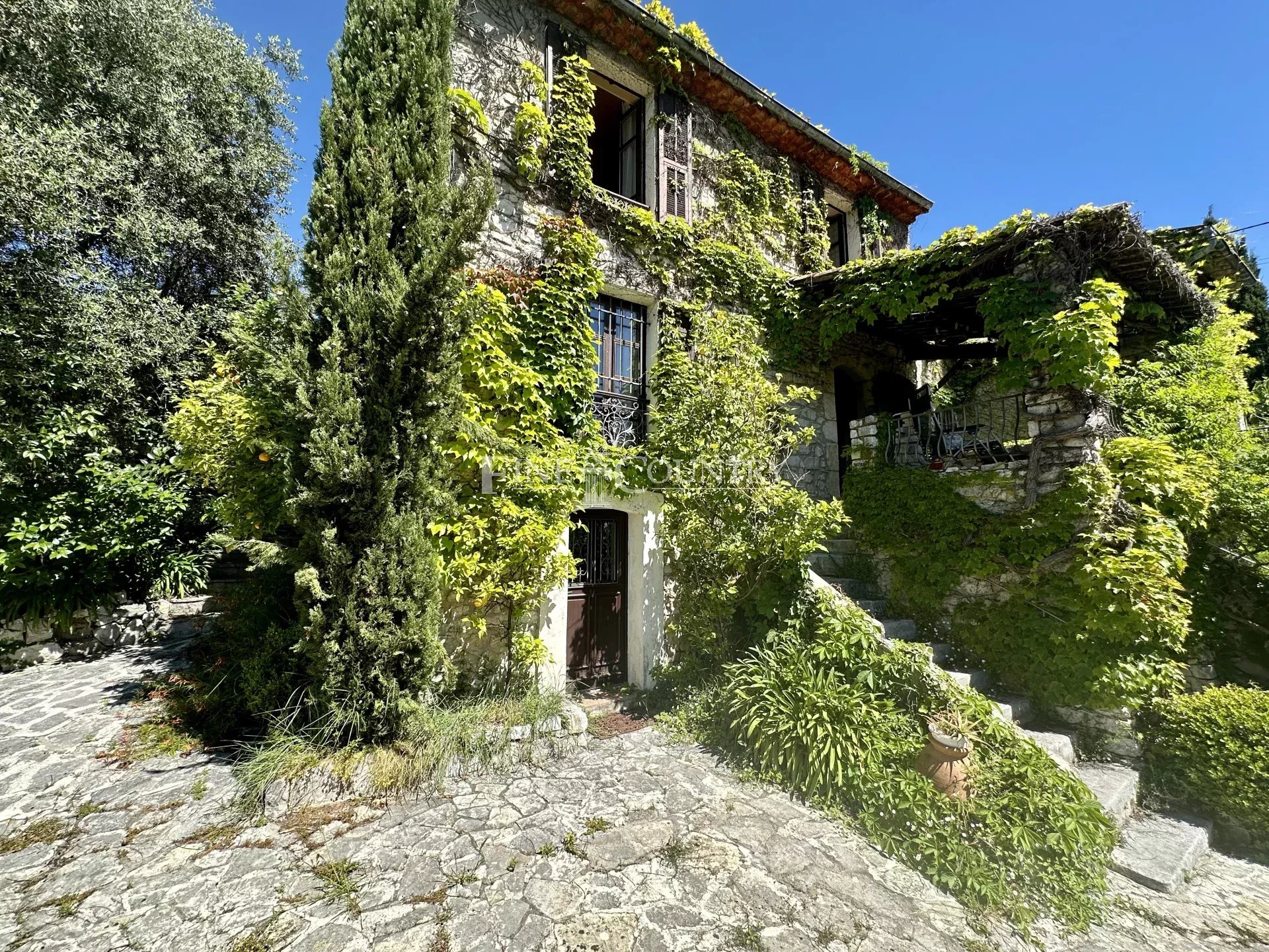 Village house to renovate for sale La Colle sur Loup Accommodation in Cannes