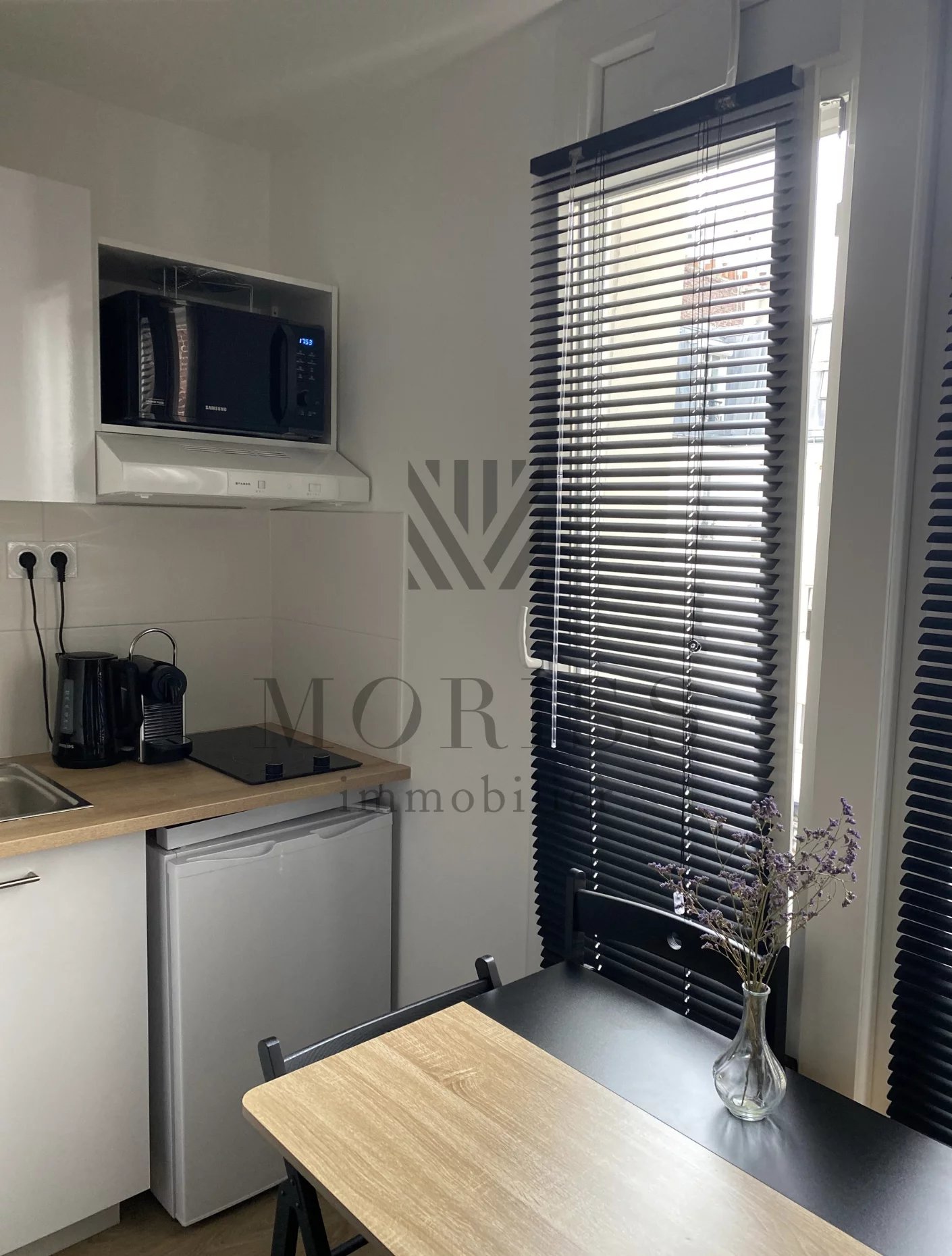 EMPLACEMENT EXCEPTIONNEL - STUDIO 12 M2  - QUARTIER BEAUGRENELLE - Image Array