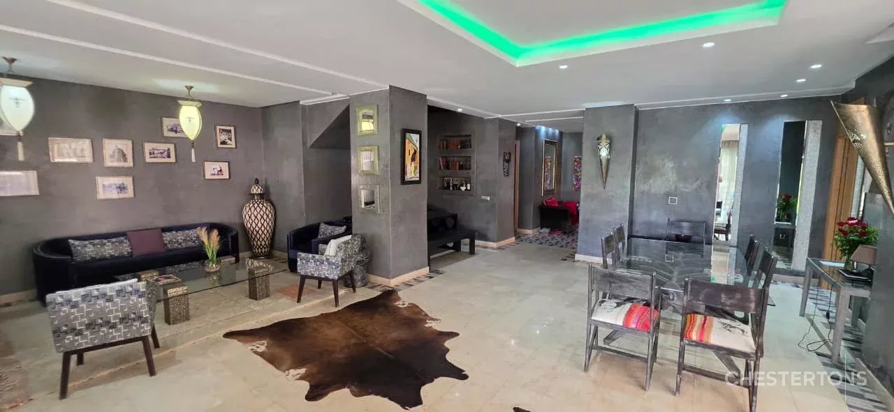  Image of Villa - 6 Bedrooms for Sale in Marrakech-Ménara-Marrakech-Morocco, Image 12