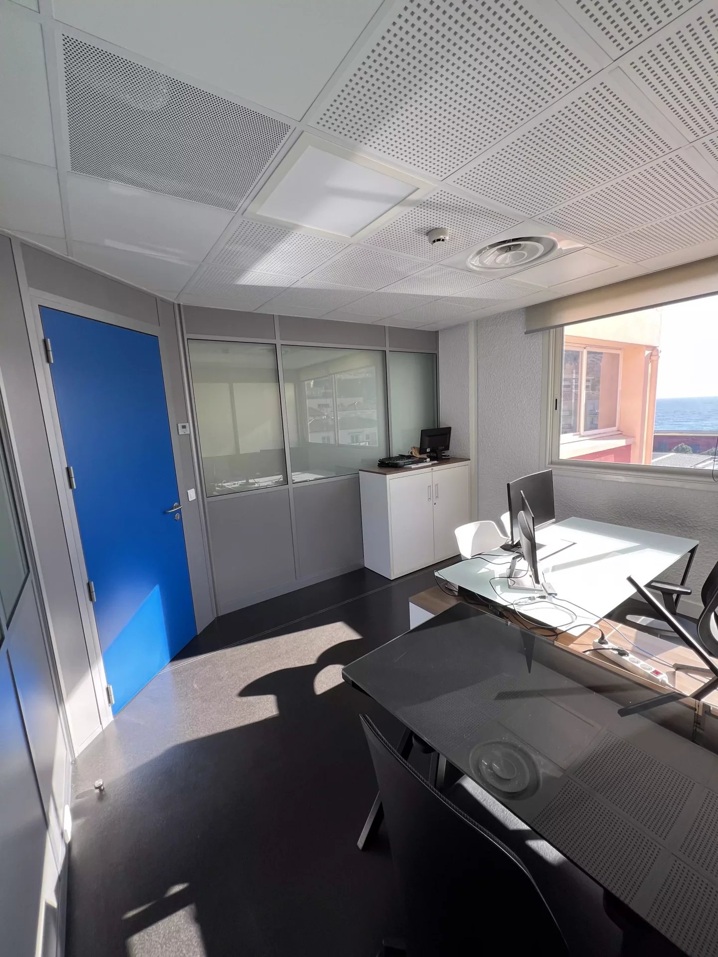 Bureau de 13m2 à Louer au MBC, Vue mer
