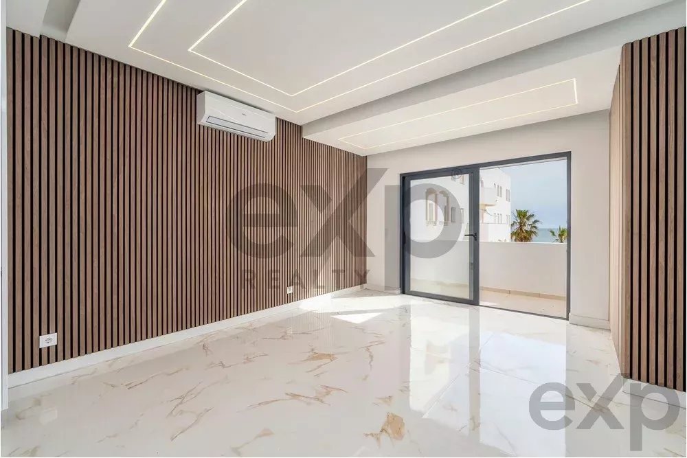 Modern 2-Bedroom Beachfront Apartment in Quarteira 85948404 image 11