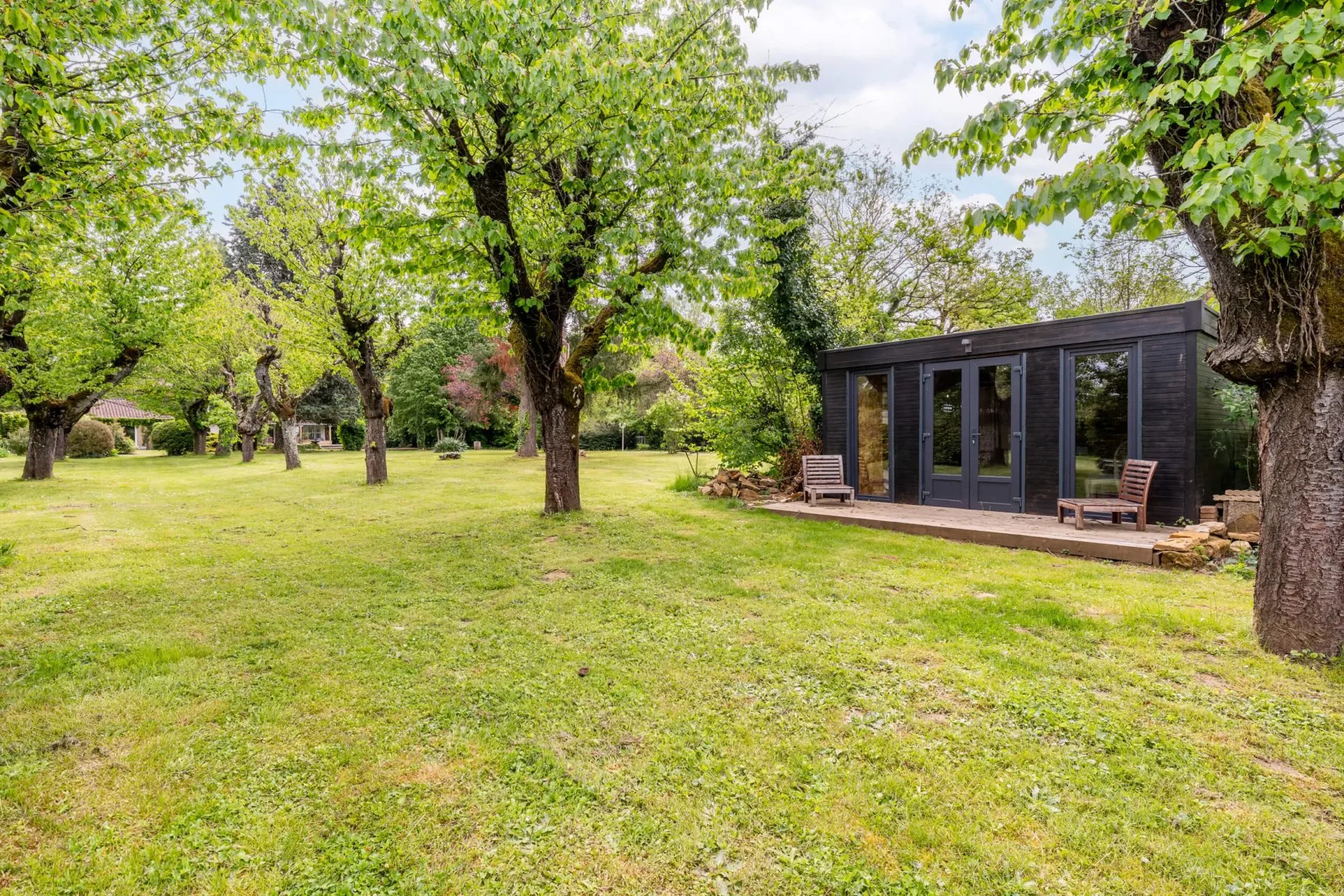 Propriété de 240 m² à Lucenay avec piscine et parc