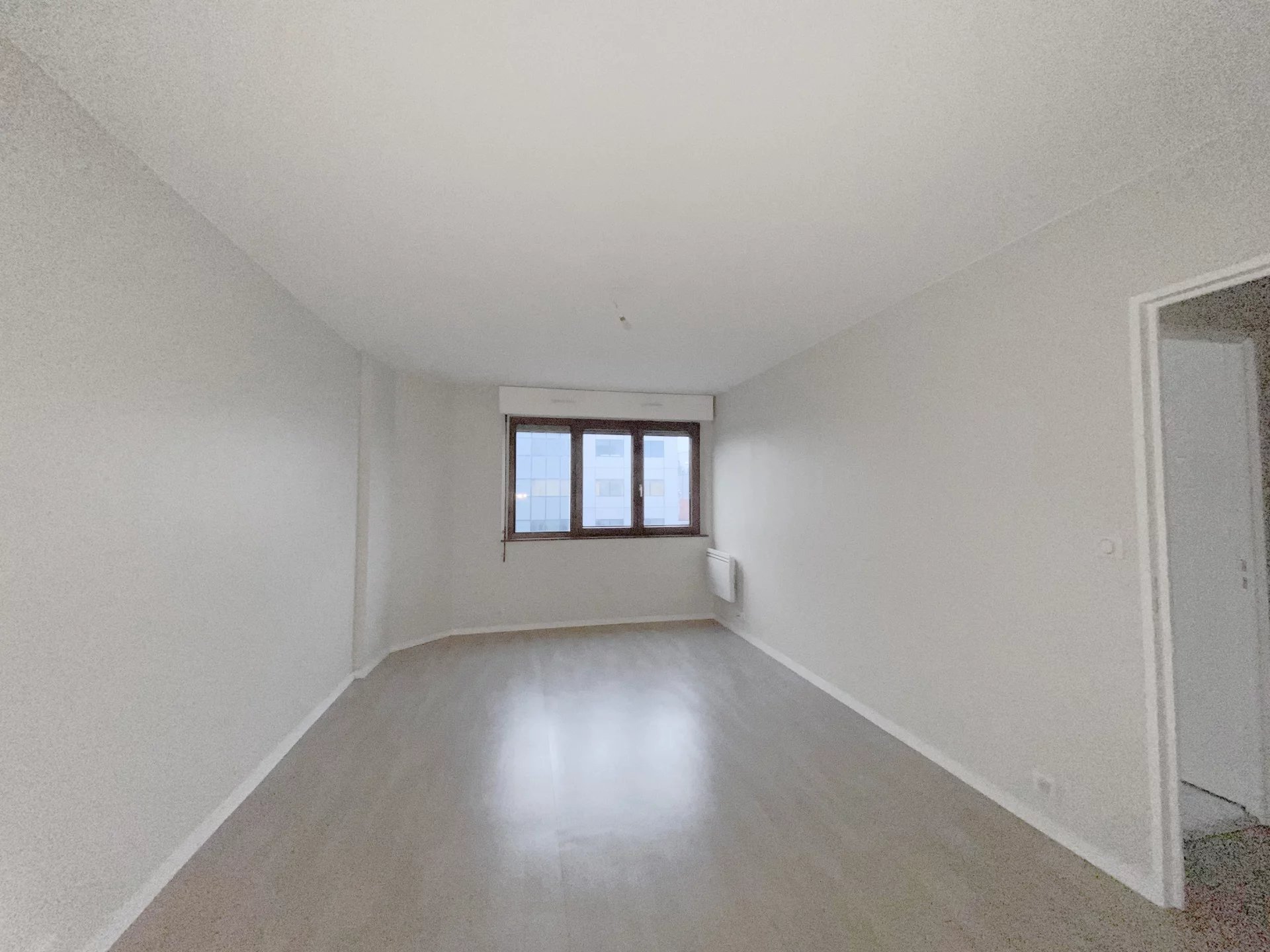 KREMLIN BICETRE - A LOUER VIDE - BEAU 2 PIECES - 51M2 - 1ER ETAGE - PARKING - CAVE