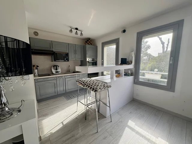 Aix La Torse -T2 dans résidence standing avec terrasse