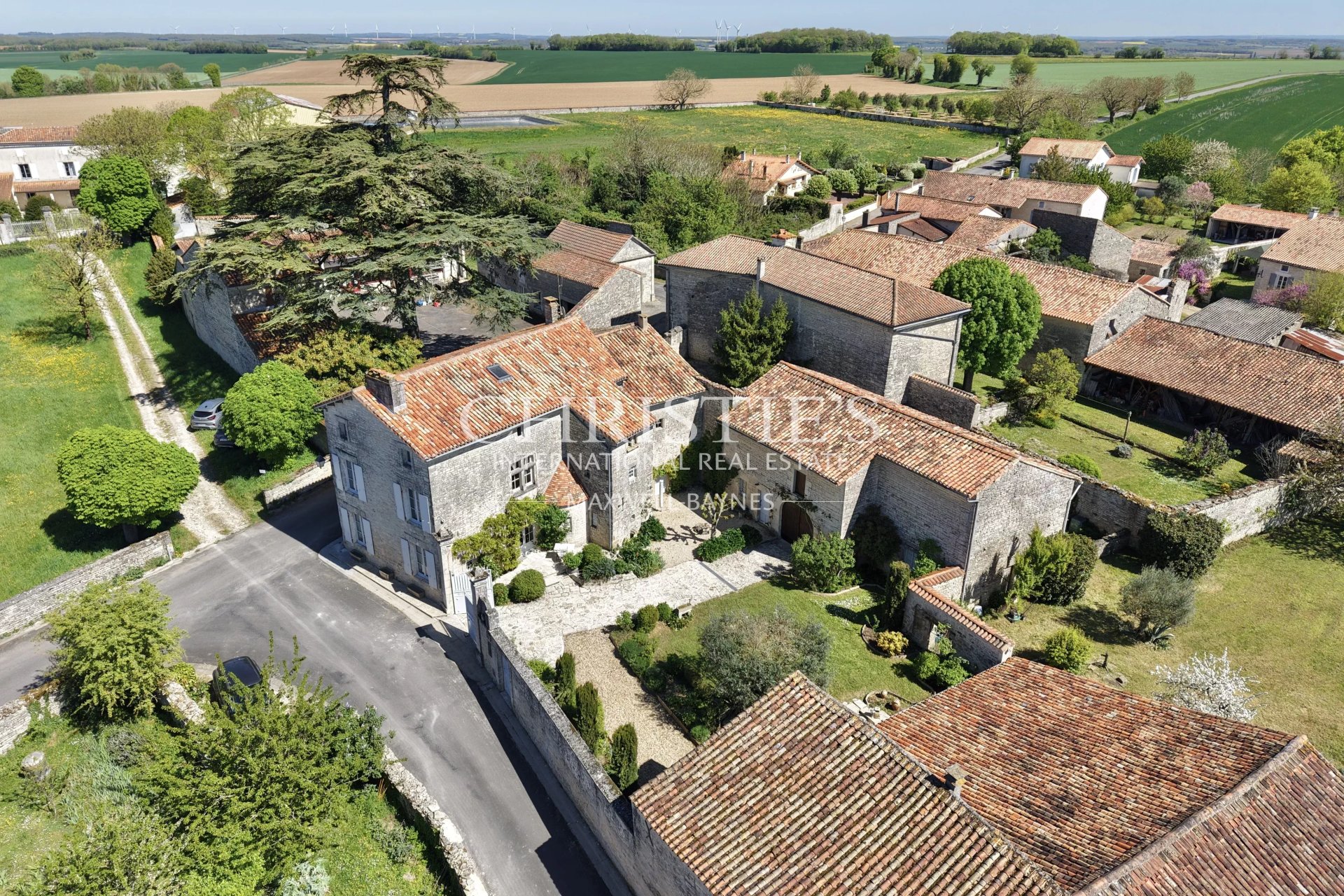 7 Bedroom Villa/Townhouse's Image 30