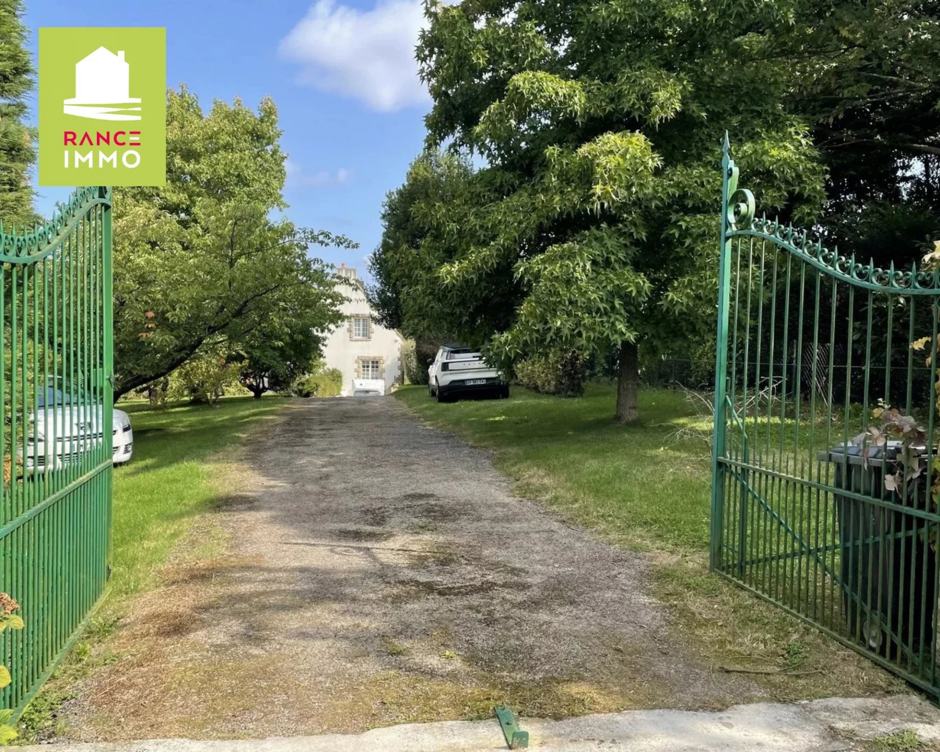 EXCLUSIVITE PLEUDIHEN SUR RANCE  CENTRE ET CALME