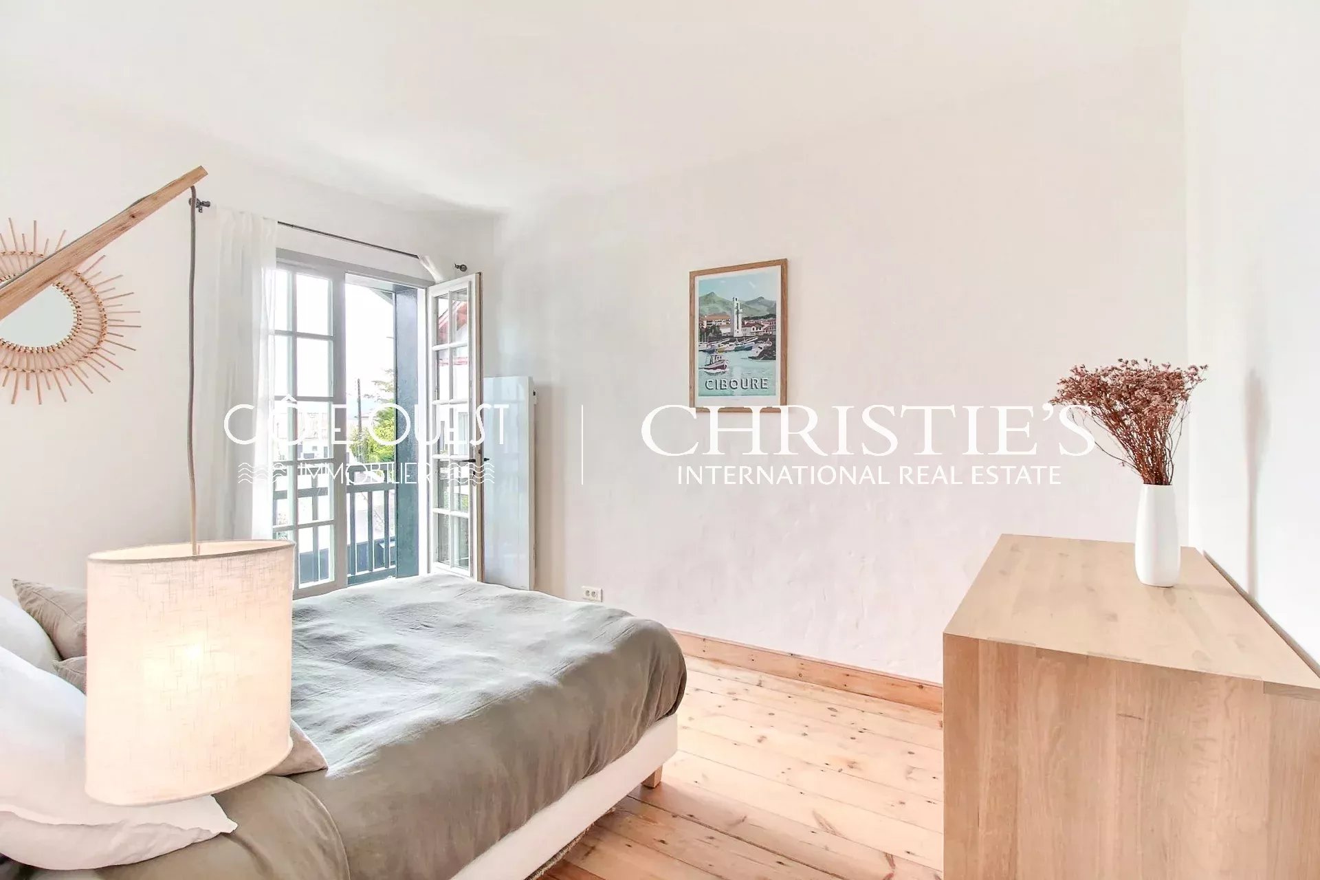 5 Bedroom Villa/Townhouse's Image 7