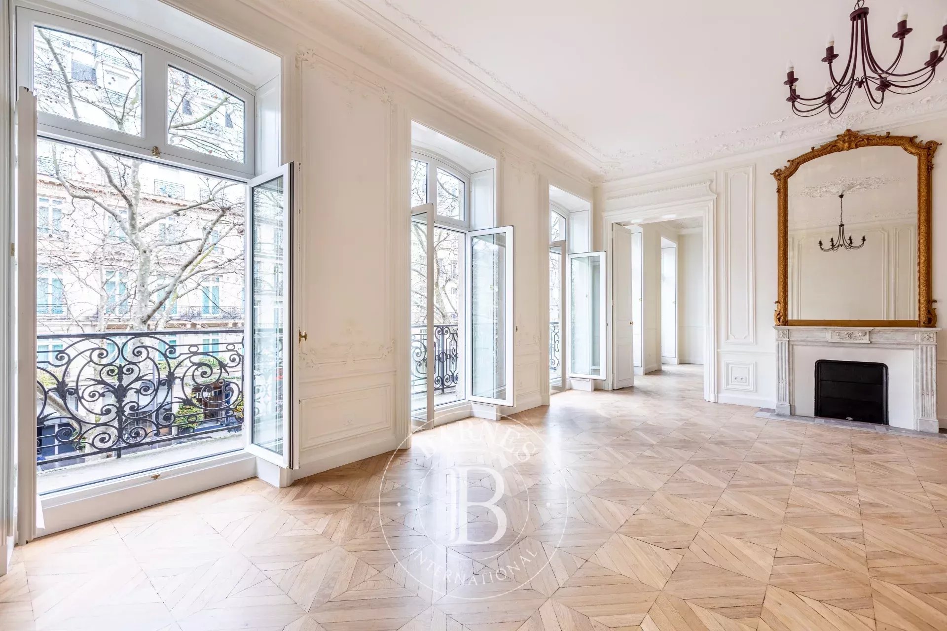 Apartment Paris 75008