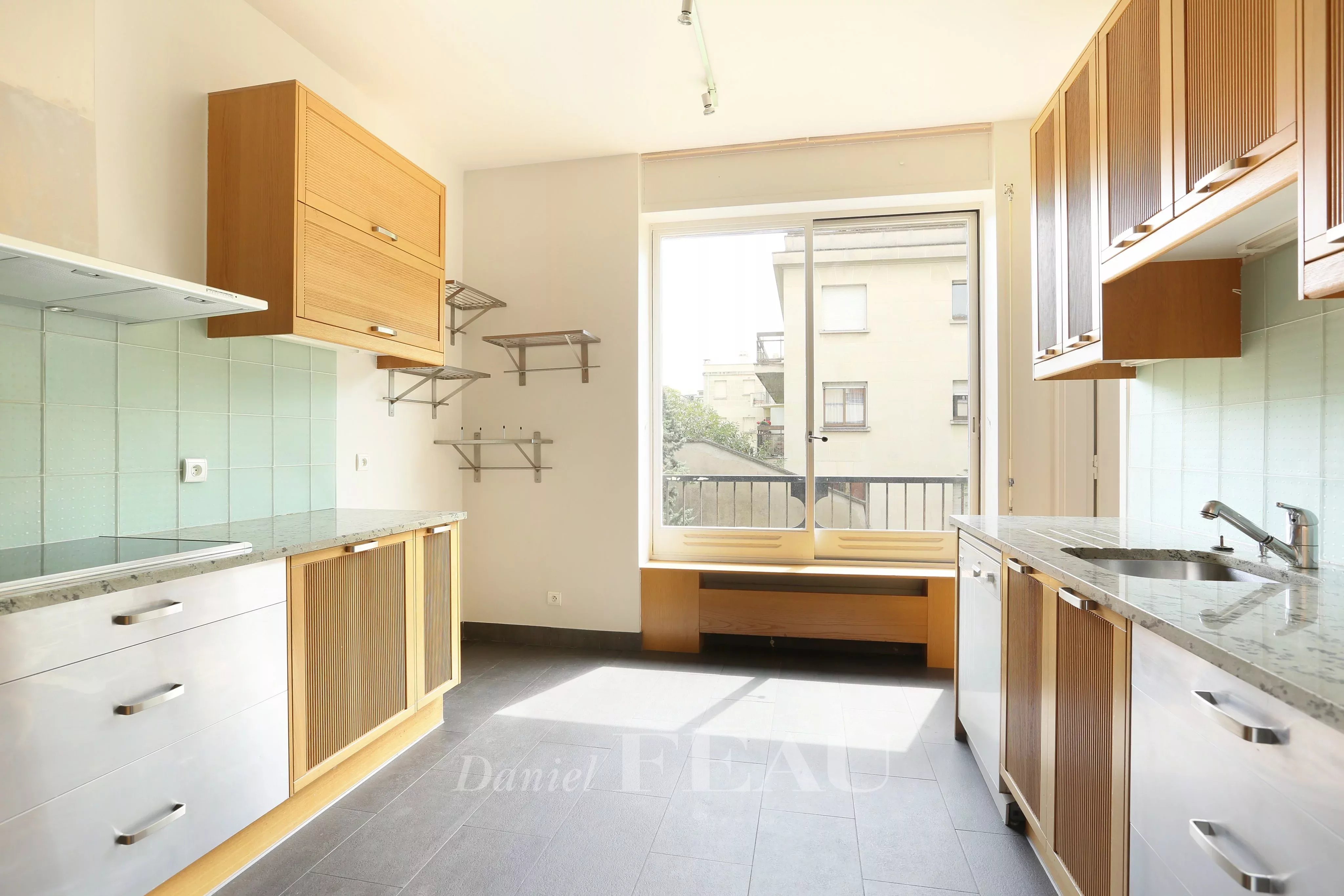 Kitchen Natural light Tile