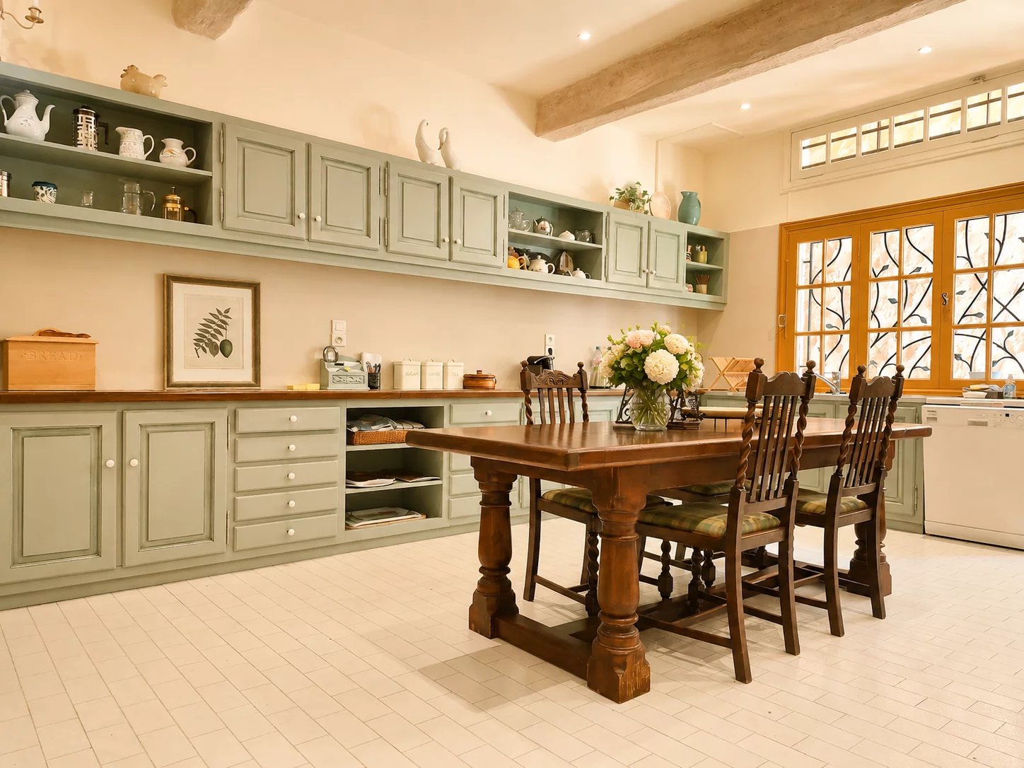  Image of Villa - 6 Bedrooms for Sale in Alpes-Maritimes-Vence-France, Image 15
