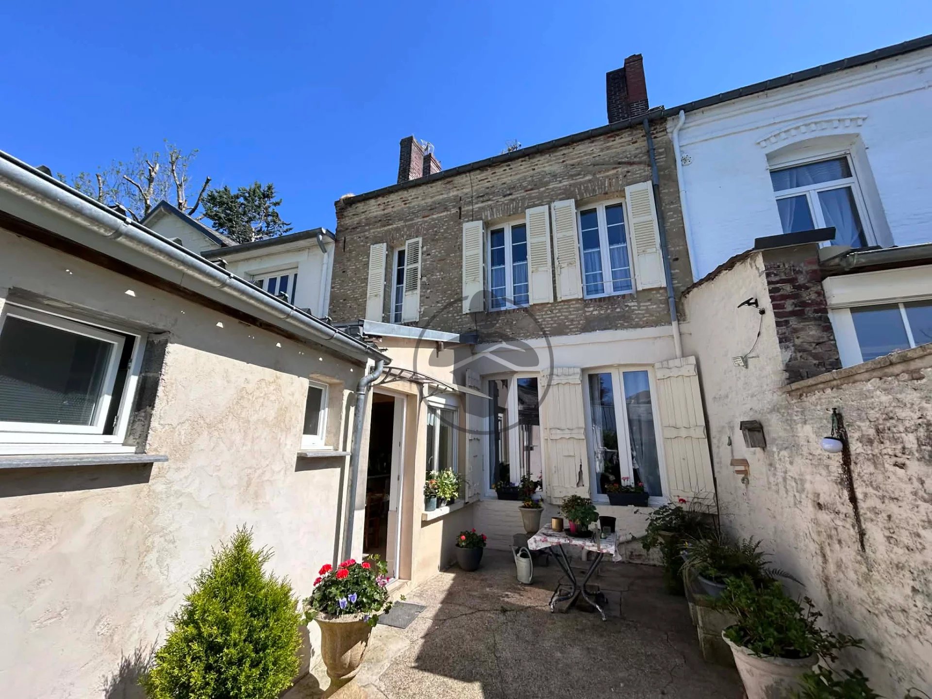 Ribemont – Maison familiale 167 m², 4 chambres, garage, jardin et grenier aménageable