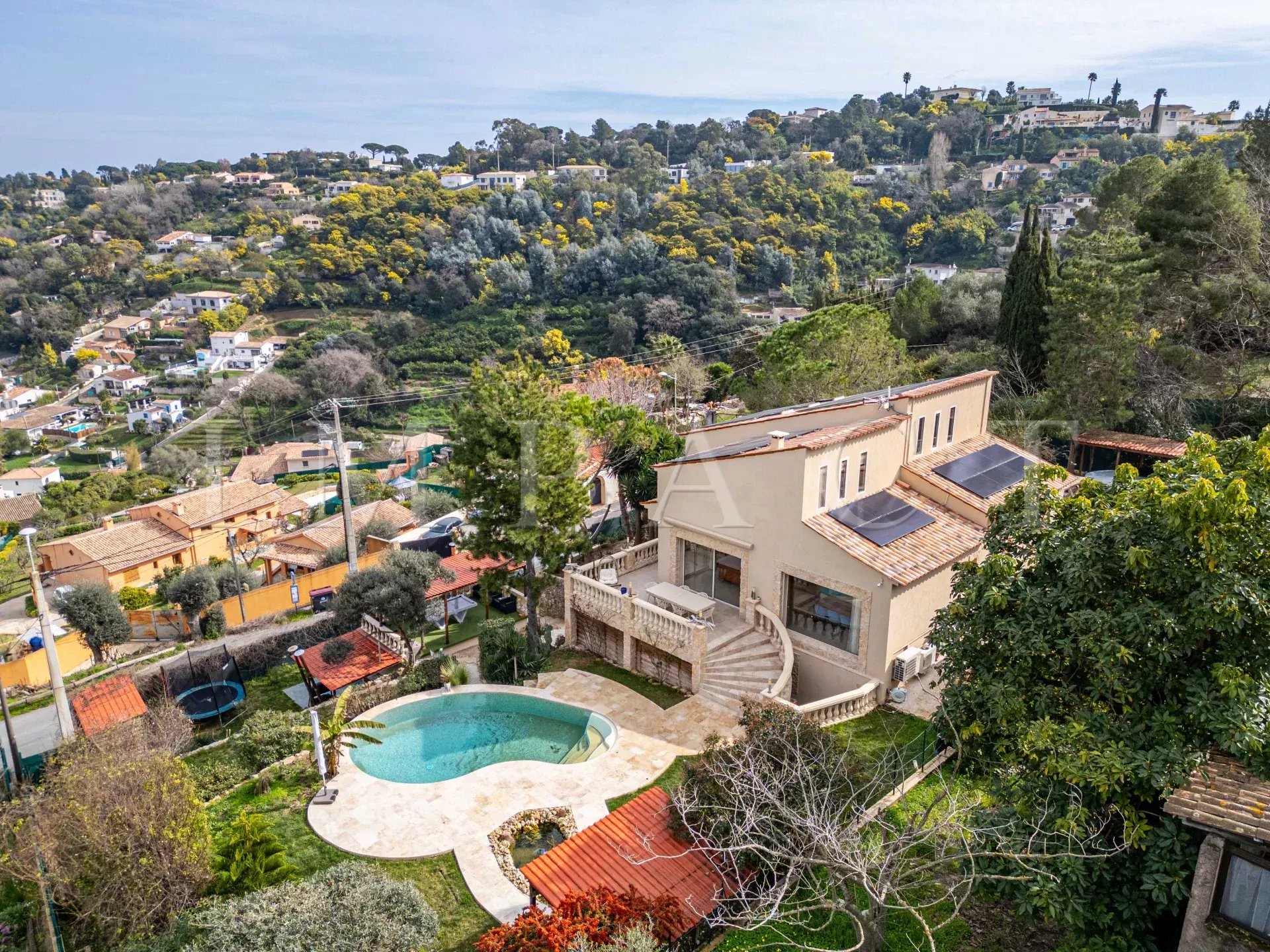 Villa provençale à vendre limite Cannes