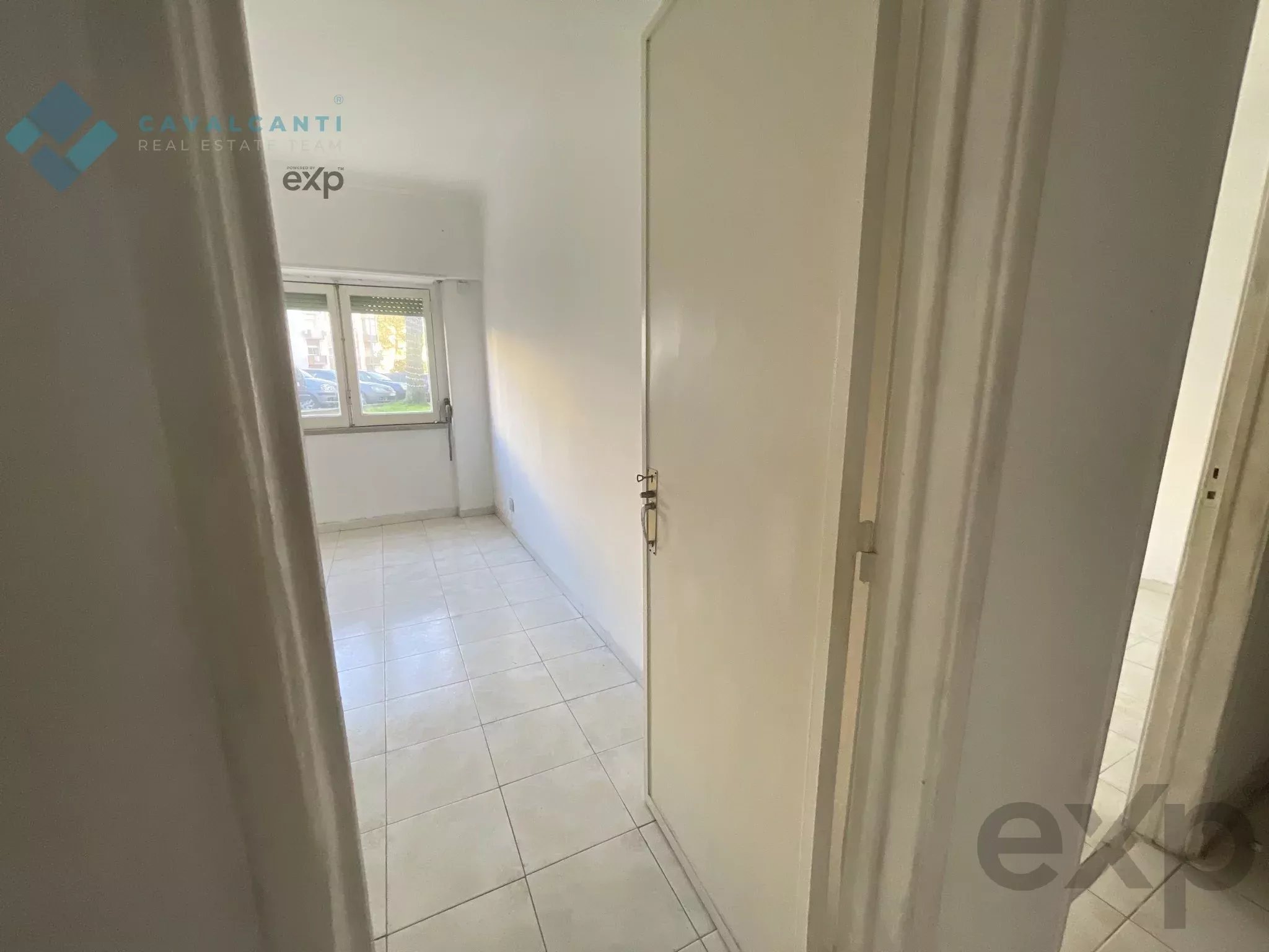T2 to remodel - Carnaxide | Ideal for own home or investment 2790-005 image 21