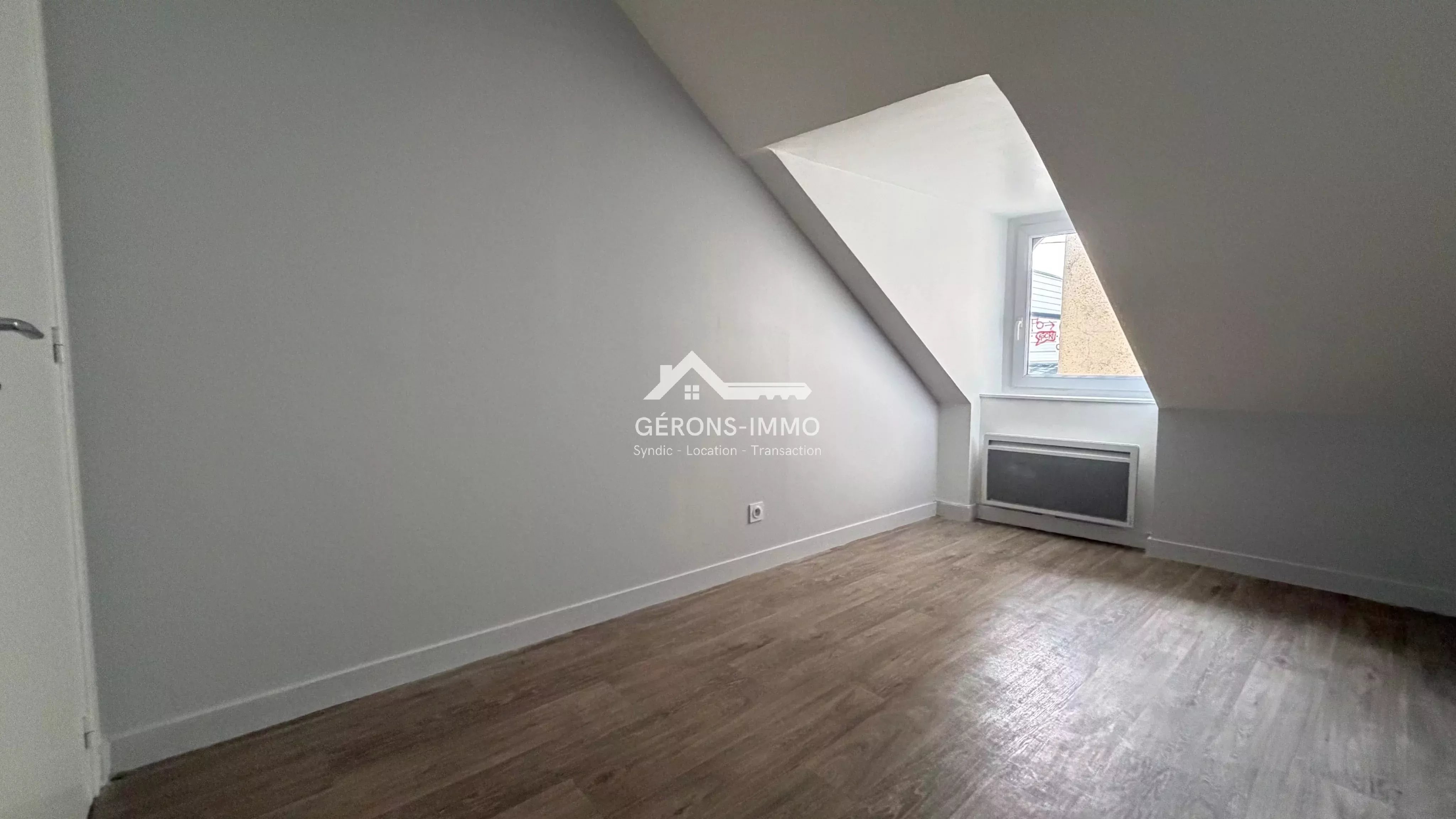 Location: Appartement T3 – Nantes, Cité des congrès – Champs de Mars - Photo 3