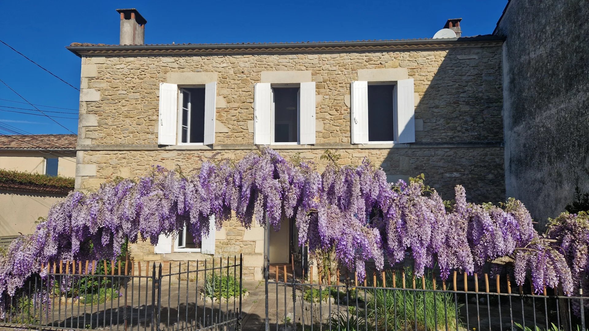 PROCHE GIRONDE SUR DROPT - MAISON EN PIERRE 3 CHS - DEPENDAN