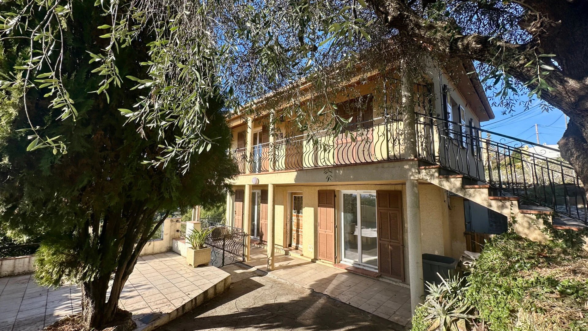 LA GAUDE MAISON INDIVIDUELLE 131m2 A RENOVER