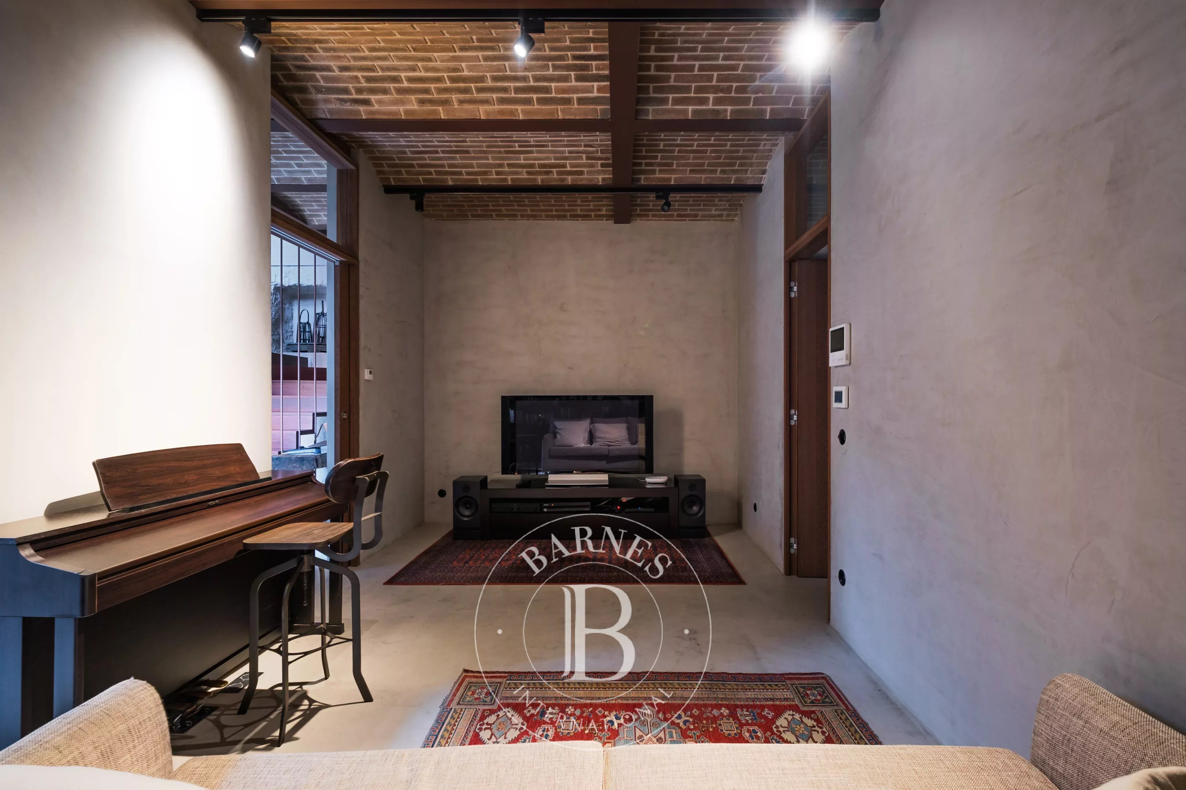 Maison contemporaine avec vue sur le fleuve