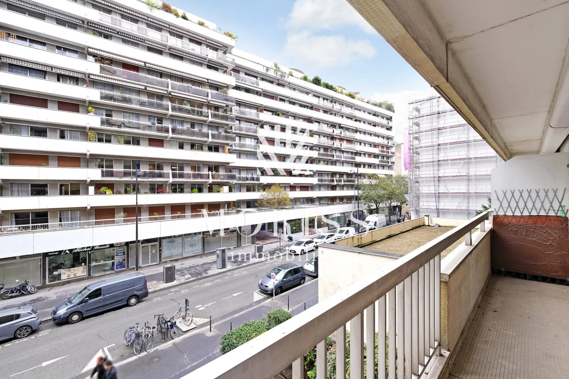 APPARTEMENT 3 PIECES DE 72 M2 + BALCON - RUE LEON FROT - Image Array